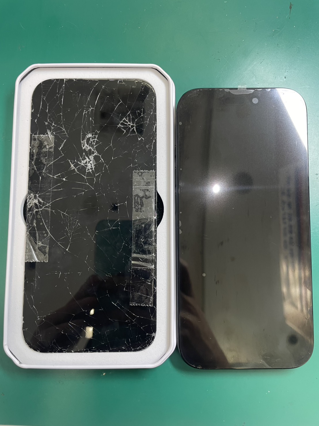 落として画面がバキバキに…iPhone 16Pro画面交換修理を行いました！【スマホ修理工房三鷹店】