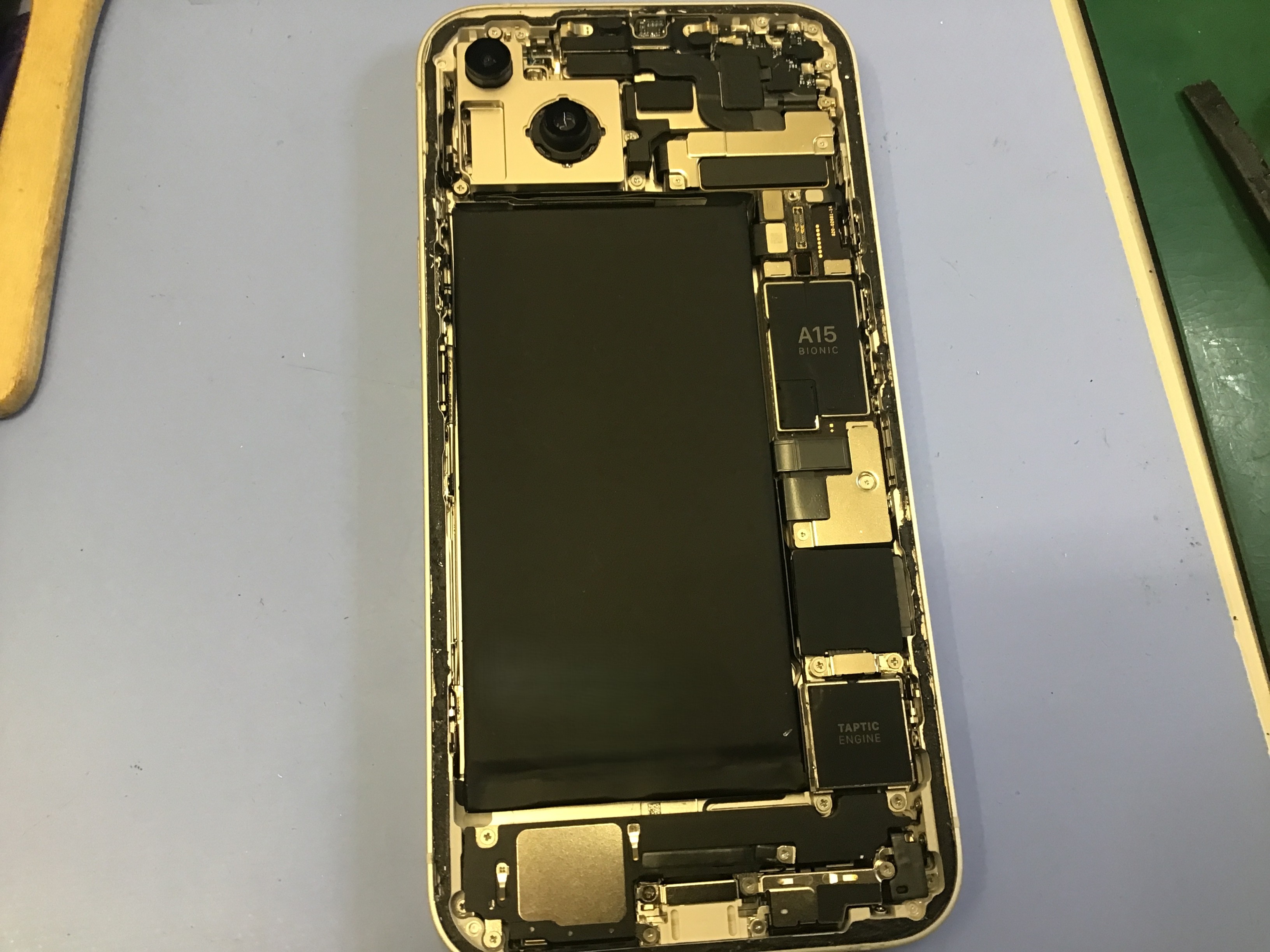 【iPhone14】充電が1日持たない…バッテリー交換で即日解決！｜八王子のスマホ修理店