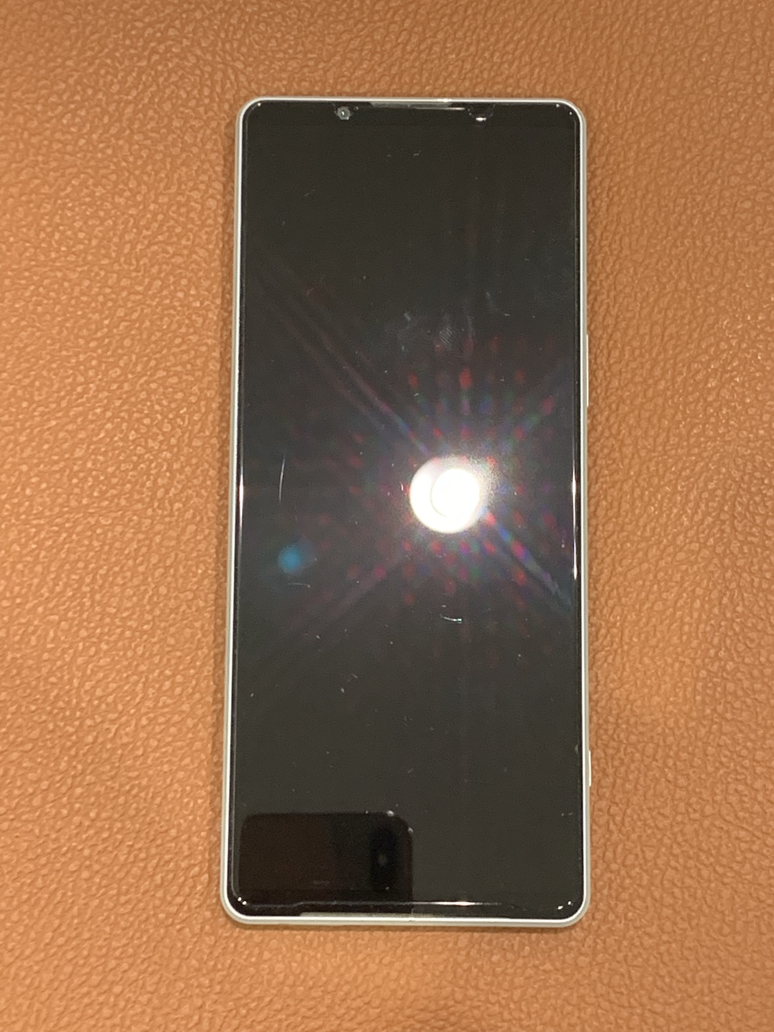 ガラスが割れてしまったXperia1Ⅳの画面交換修理を承りました