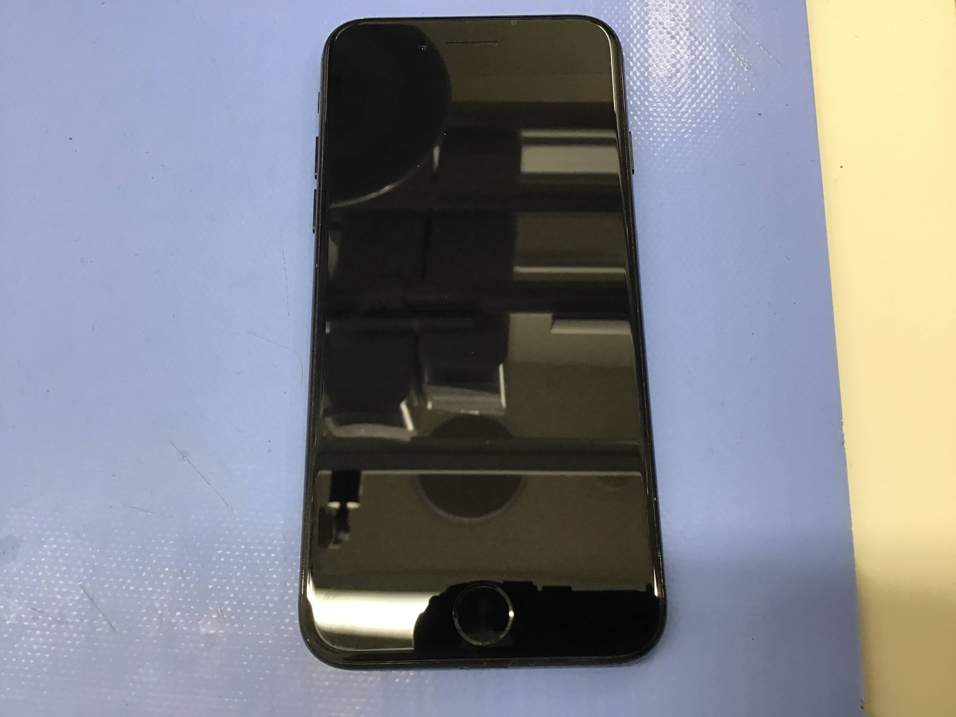 スマホ修理工房橋本店　iPhoneSE2カメラレンズ交換（データそのまま！）を最短60分で改善