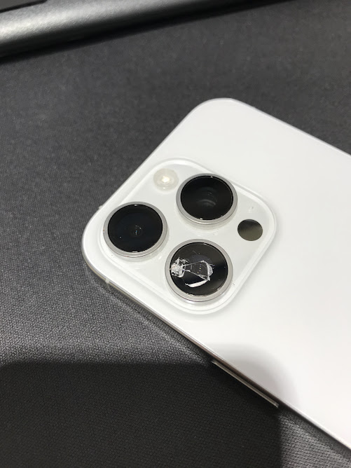 【iPhone/Android】カメラレンズのひび割れを放置するのは危険！？データそのまま即日レンズ交換！