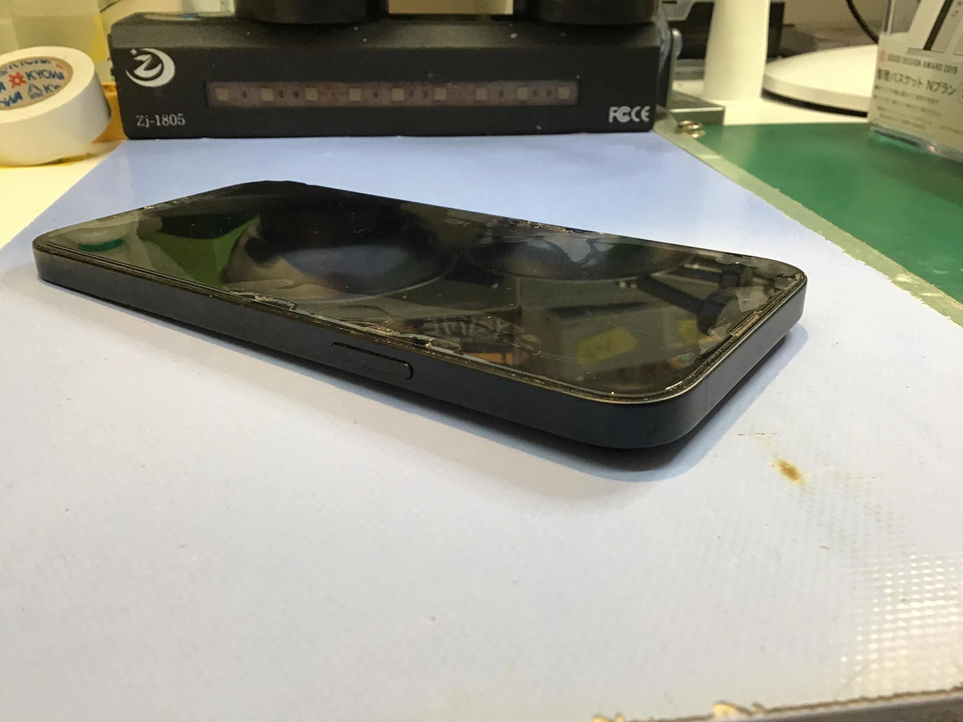 「iPhone 14Plus」の液晶交換修理を行いました。