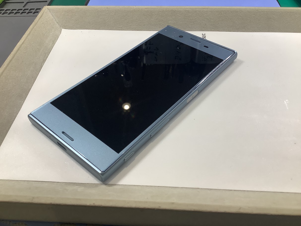 XperiaXZsのバッテリー交換ならデータをそのまま・最短即日修理のスマホ修理工房港北TOKYU S.C.店へ
