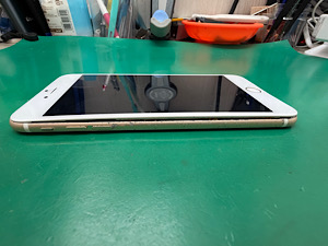 iPhone6sPlus バッテリー膨張、交換　【江古田店】