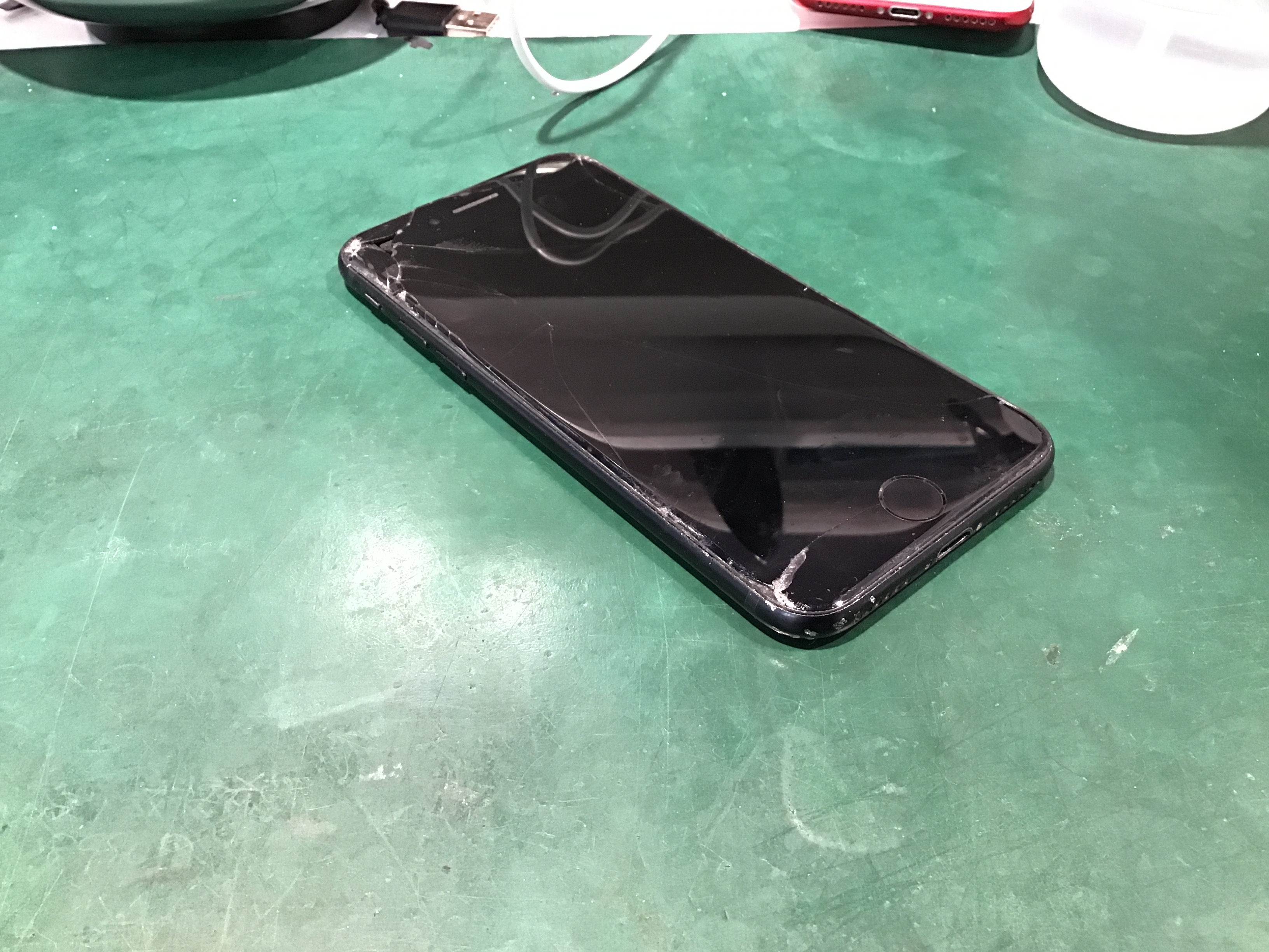 iPhoneSE3ならデータをそのまま・最短即日修理のスマホ修理工房秋津店にご相談ください！