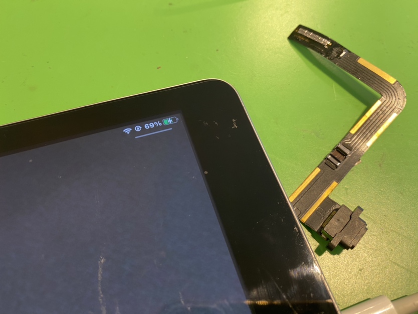 iPad (第5世代) が充電出来ない！充電口交換にて改善いたしました！