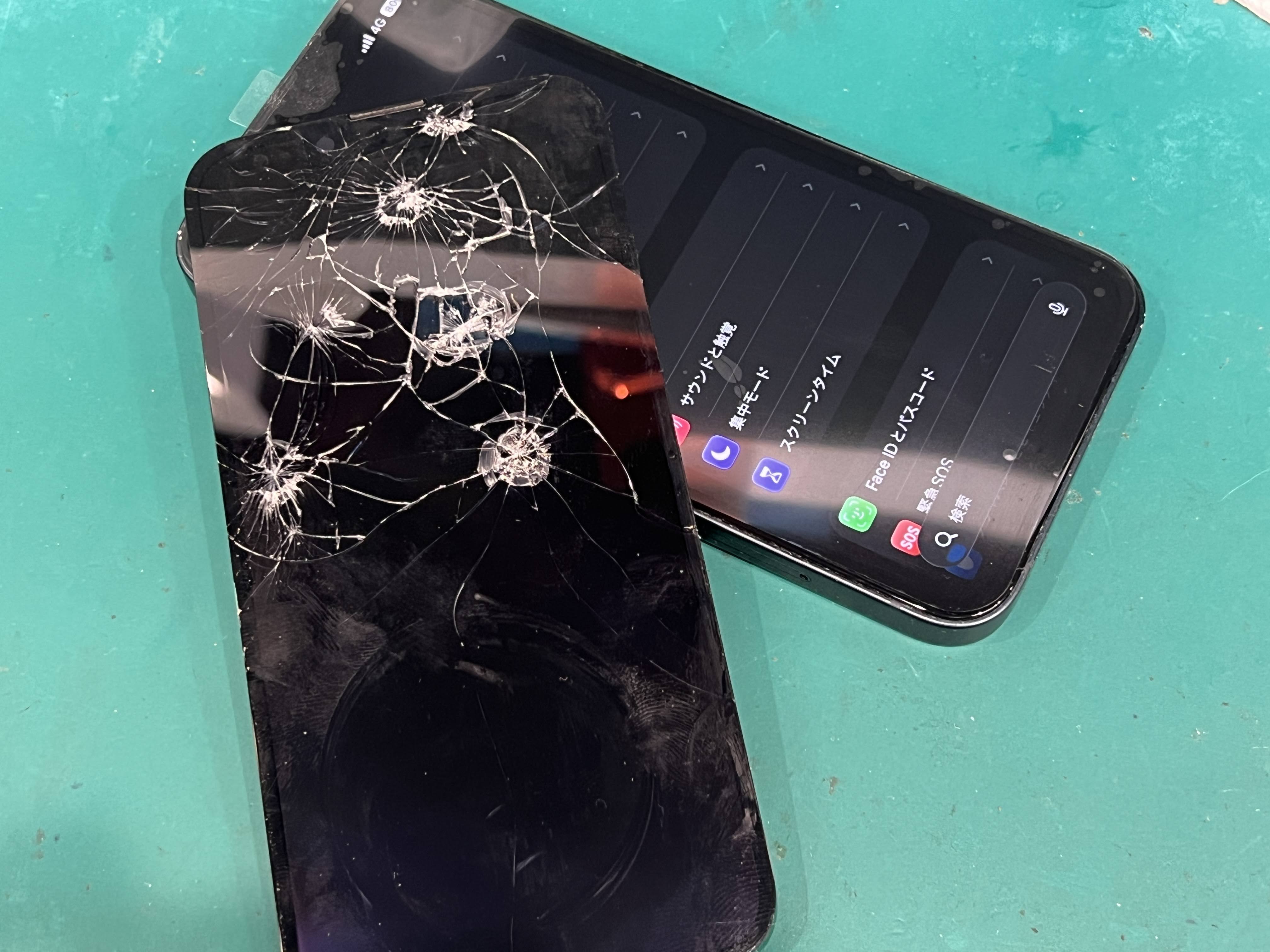 iPhone13mini（アイフォン）画面交換修理！割れた状態でも操作可能な端末を60分で快適復旧