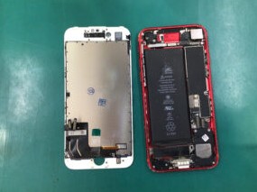 iPhone7の画面交換ならデータをそのまま・最短即日修理のスマホ修理工房ラザウォーク甲斐双葉店へ