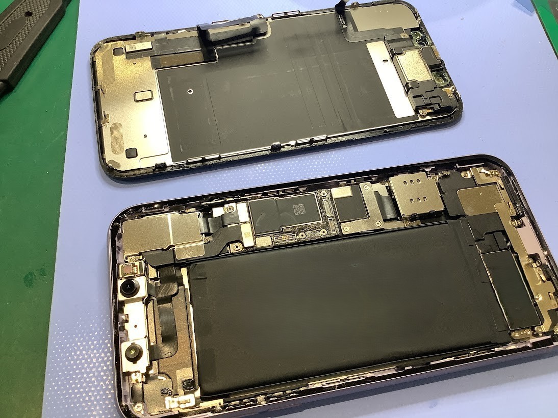 iPhone11の充電口交換ならデータをそのまま・最短即日修理のスマホ修理工房ラザウォーク甲斐双葉店へ