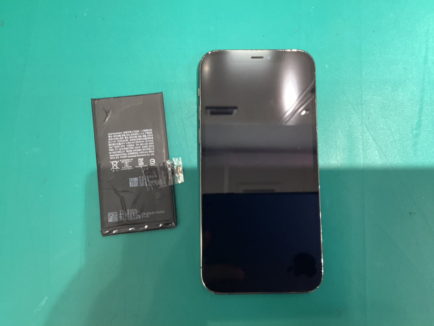 狭山市、川越市、入間市でiPhone12Proのバッテリー交換はスマホ修理工房新狭山店まで！
