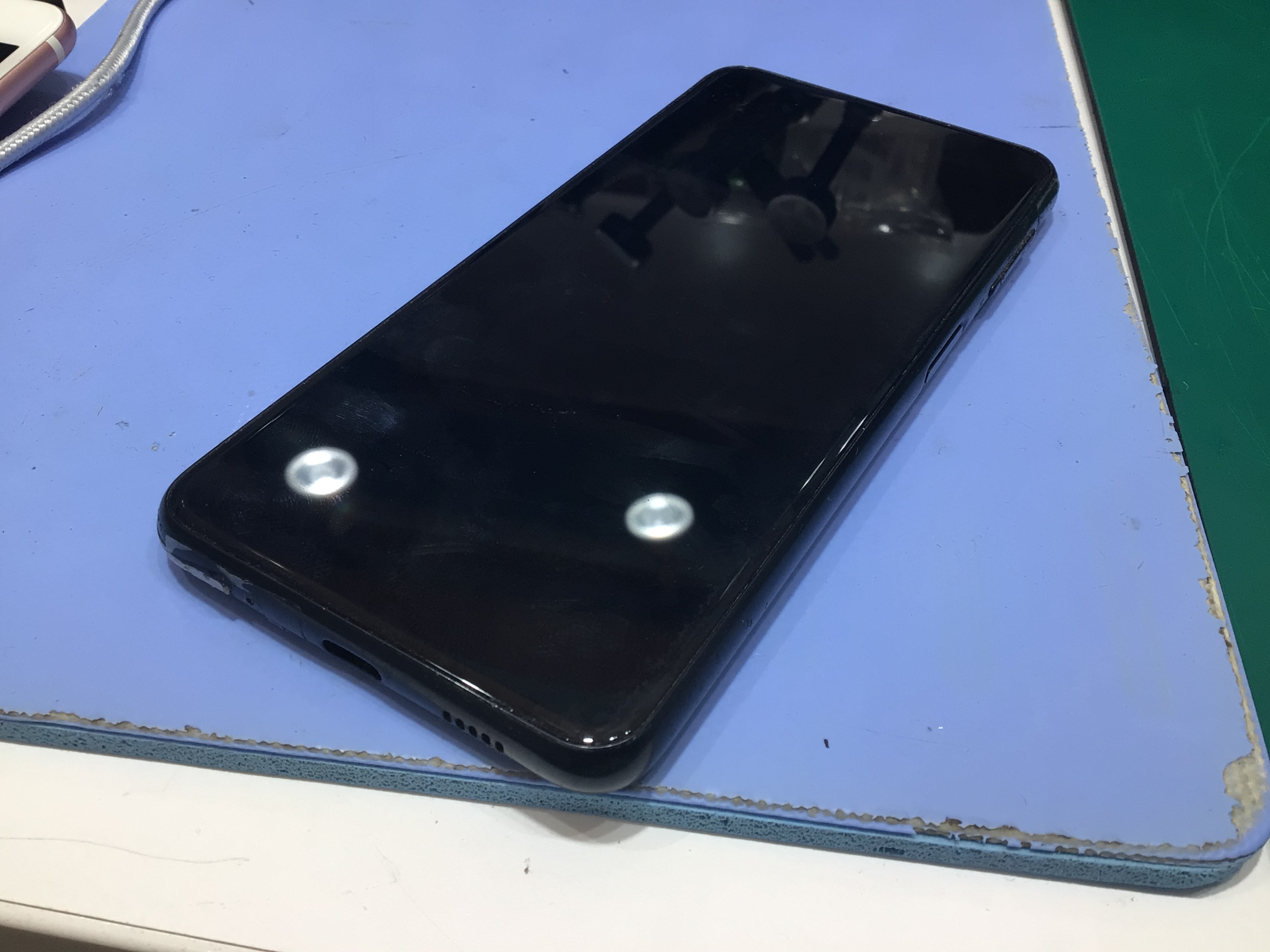 【スマホ修理工房西八王子】iPhoneSE2のバッテリー交換（データそのまま！）｜電池がすぐ減る症状を最短60分で改善