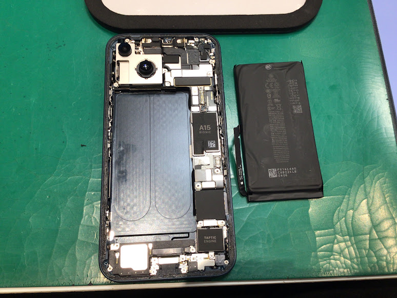 iPhoneのバッテリー交換なら、データをそのまま・最短即日修理のスマホ修理工房町田モディ店へ！！！