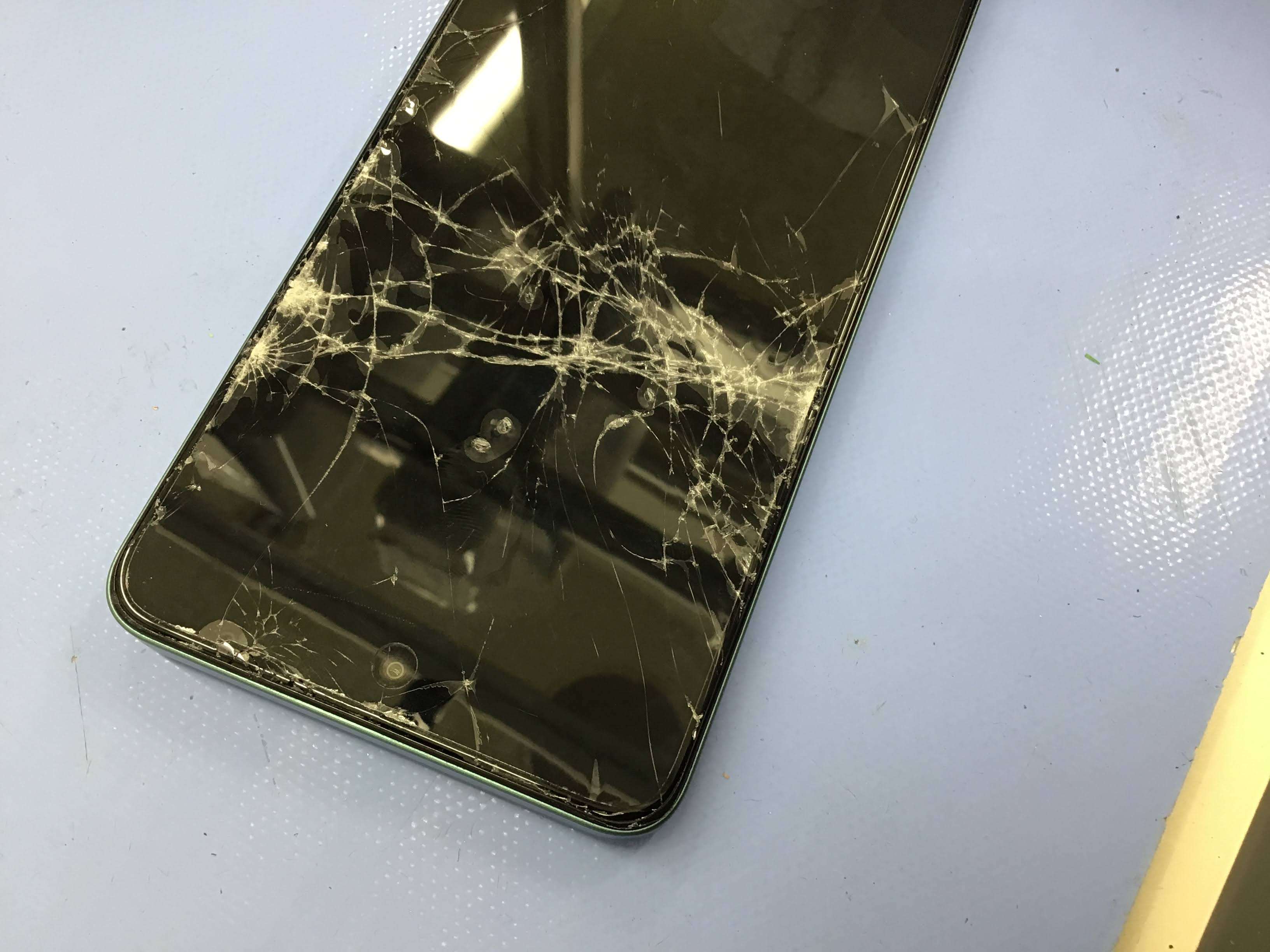 わ、画面が、、、、、、、！！！