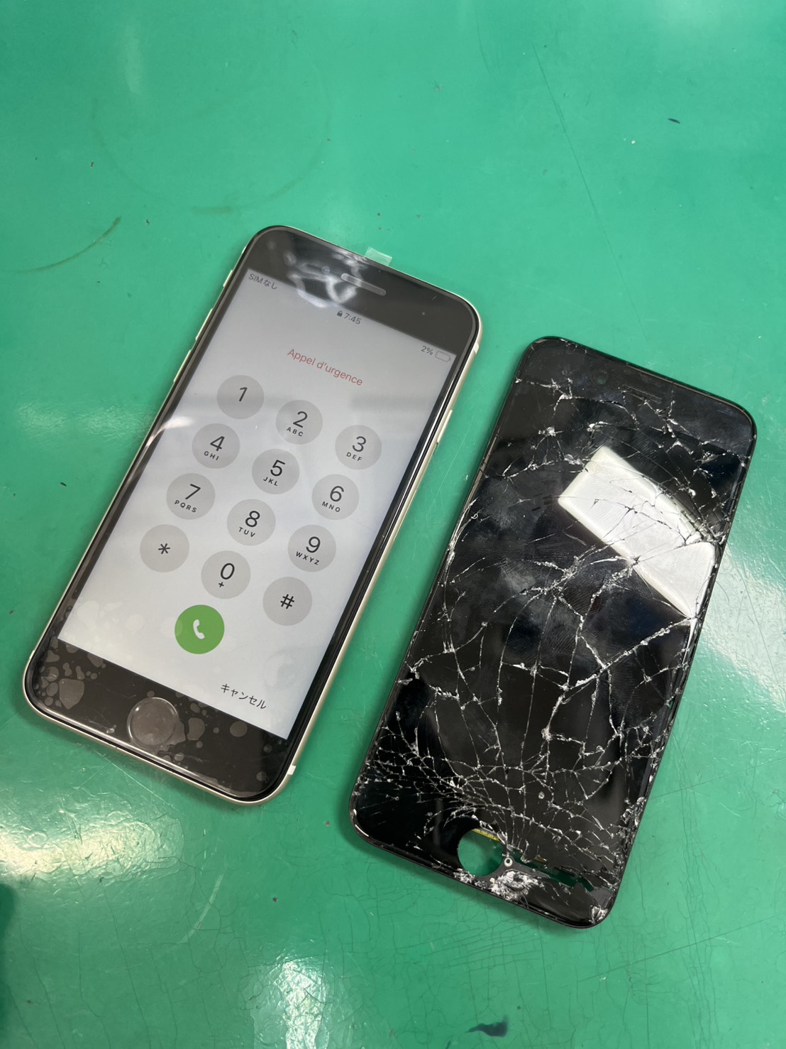 画面がバキバキ！iPhoneSE3(アイフォン)画面交換【スマホ修理工房大井町店】