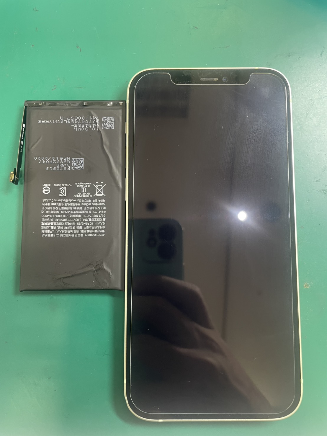 iPhone12　バッテリー交換を行いました。