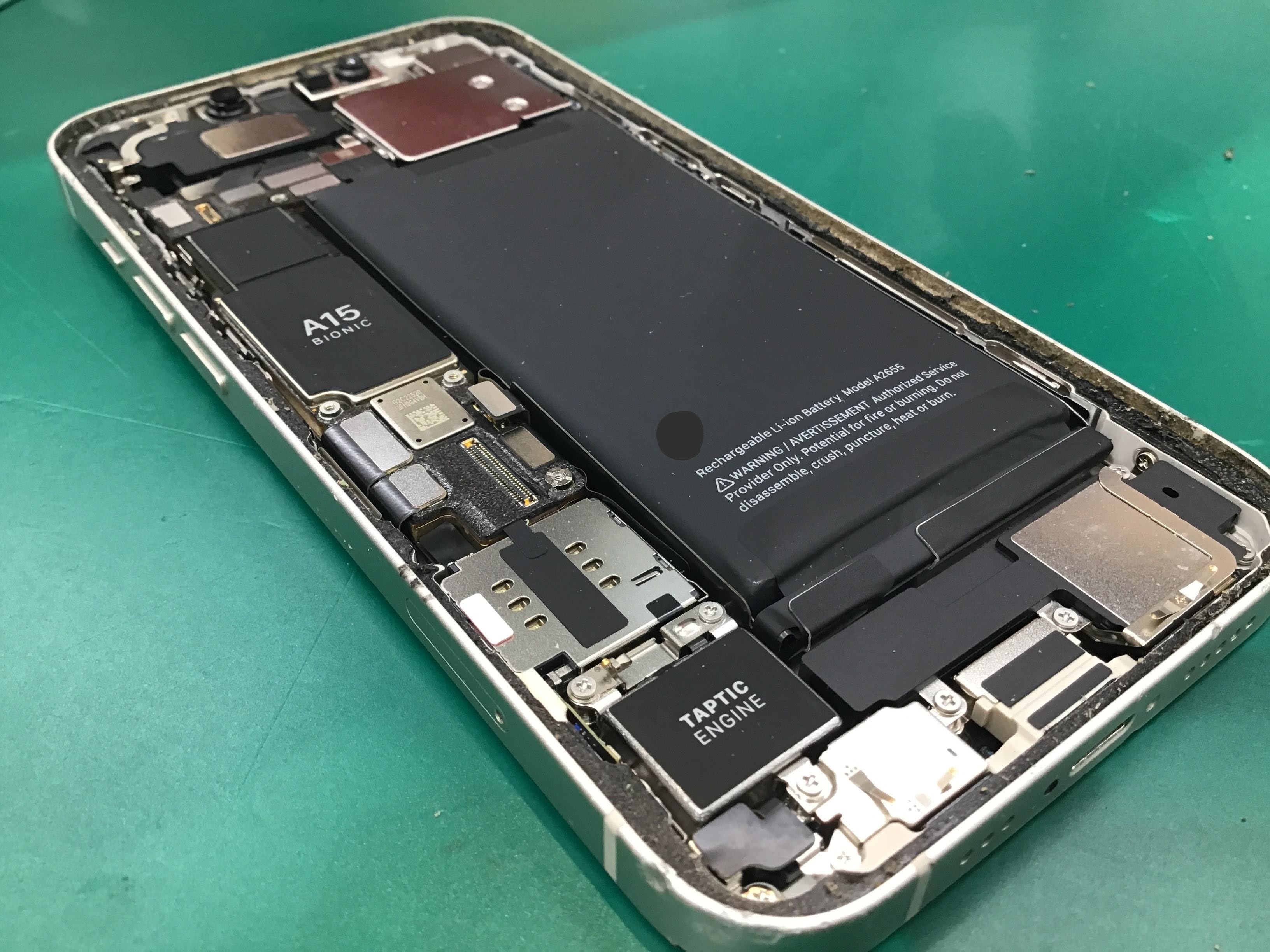 iPhone13のバッテリ交換お任せ下さい
