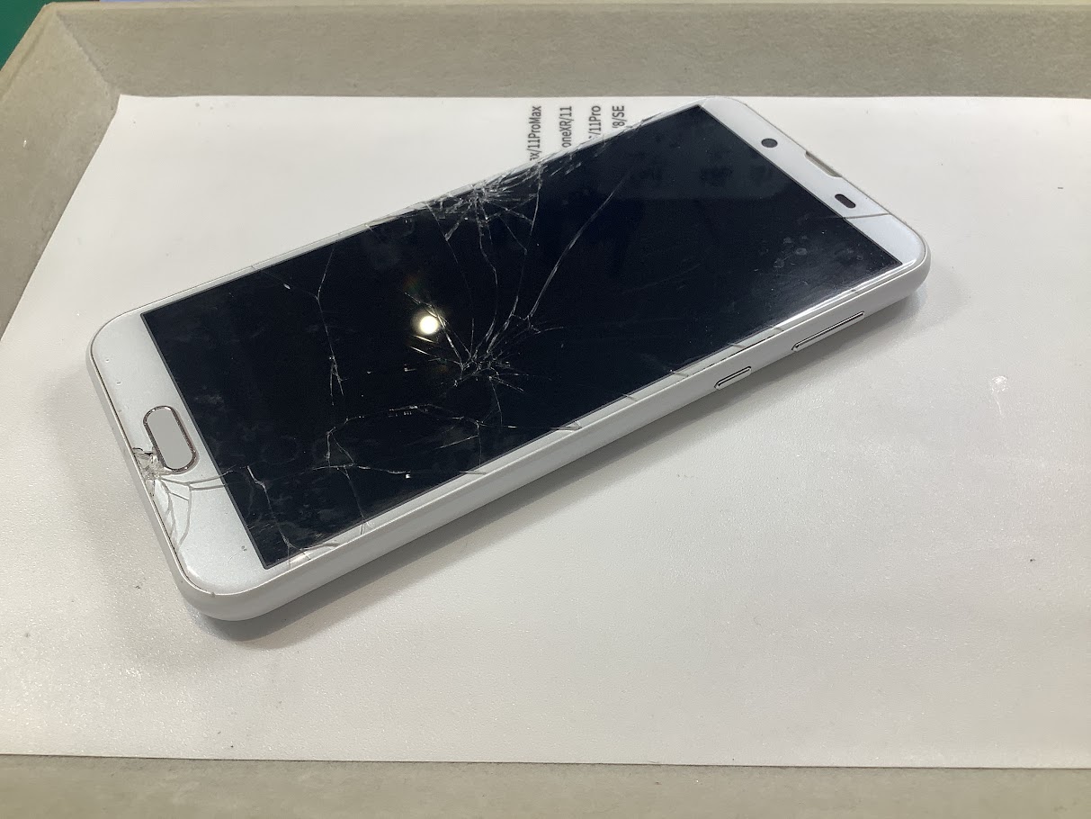AQUOSwish2の充電口交換ならデータをそのまま・最短即日修理のスマホ修理工房ラザウォーク甲斐双葉店へ