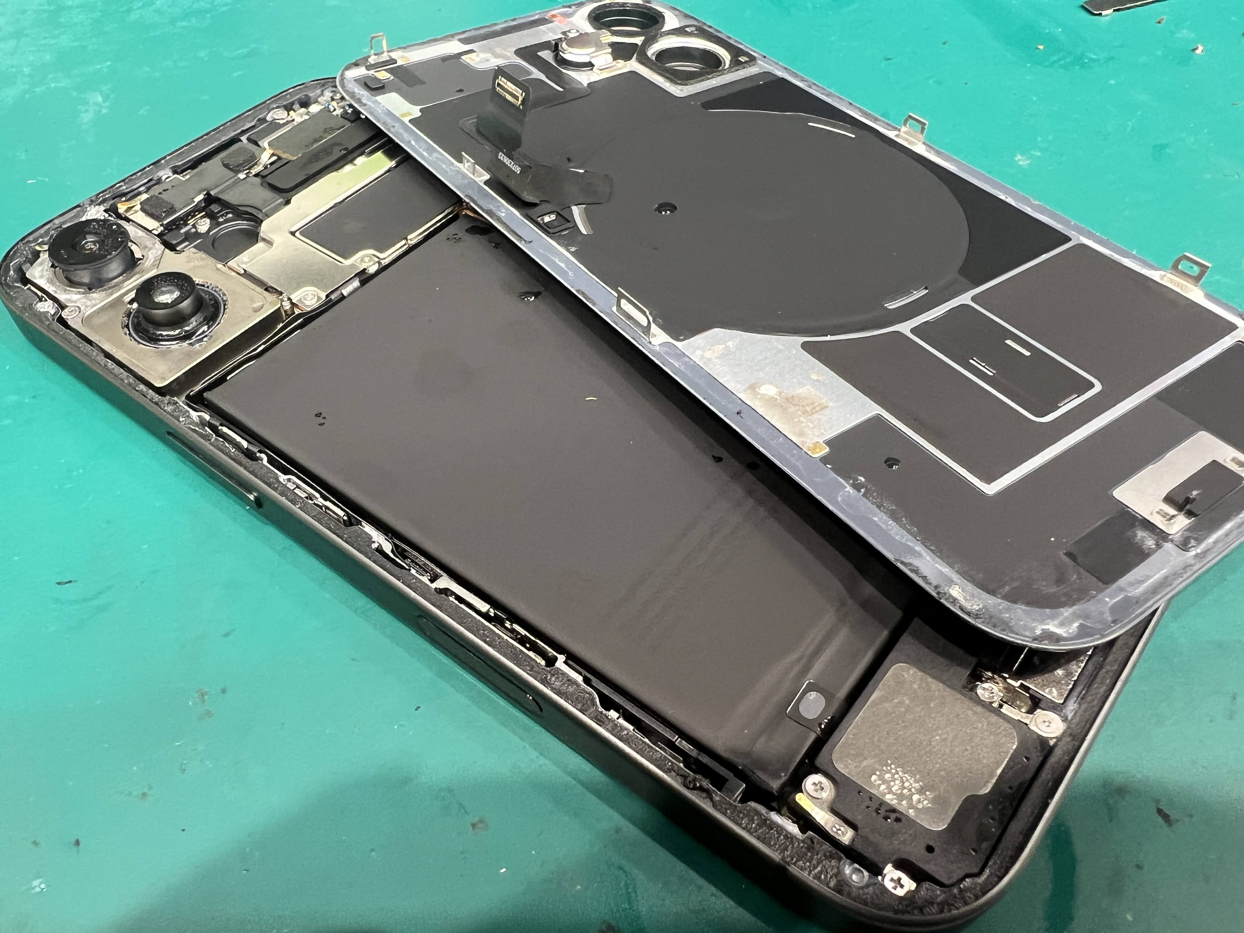 iPhone17 水没によるカメラ不良の復旧修理