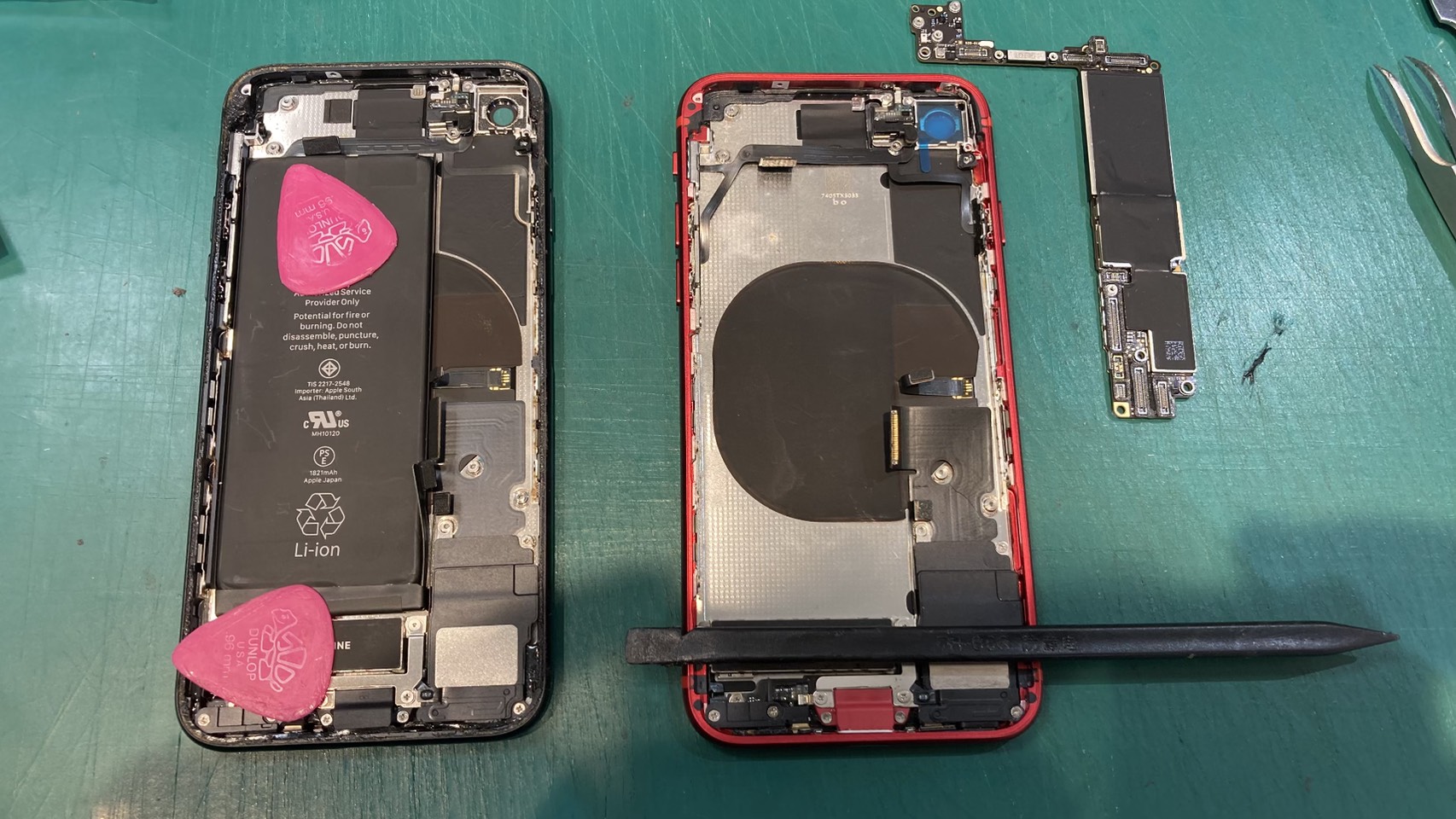 iPhone SE第3世代のバックパネル交換を行いました！！　-スマホ修理工房浦和パルコ店-
