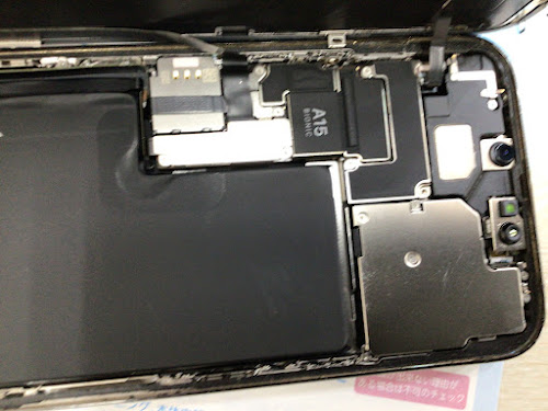 夏は要注意！iPhone・Androidの水没トラブルが急増します