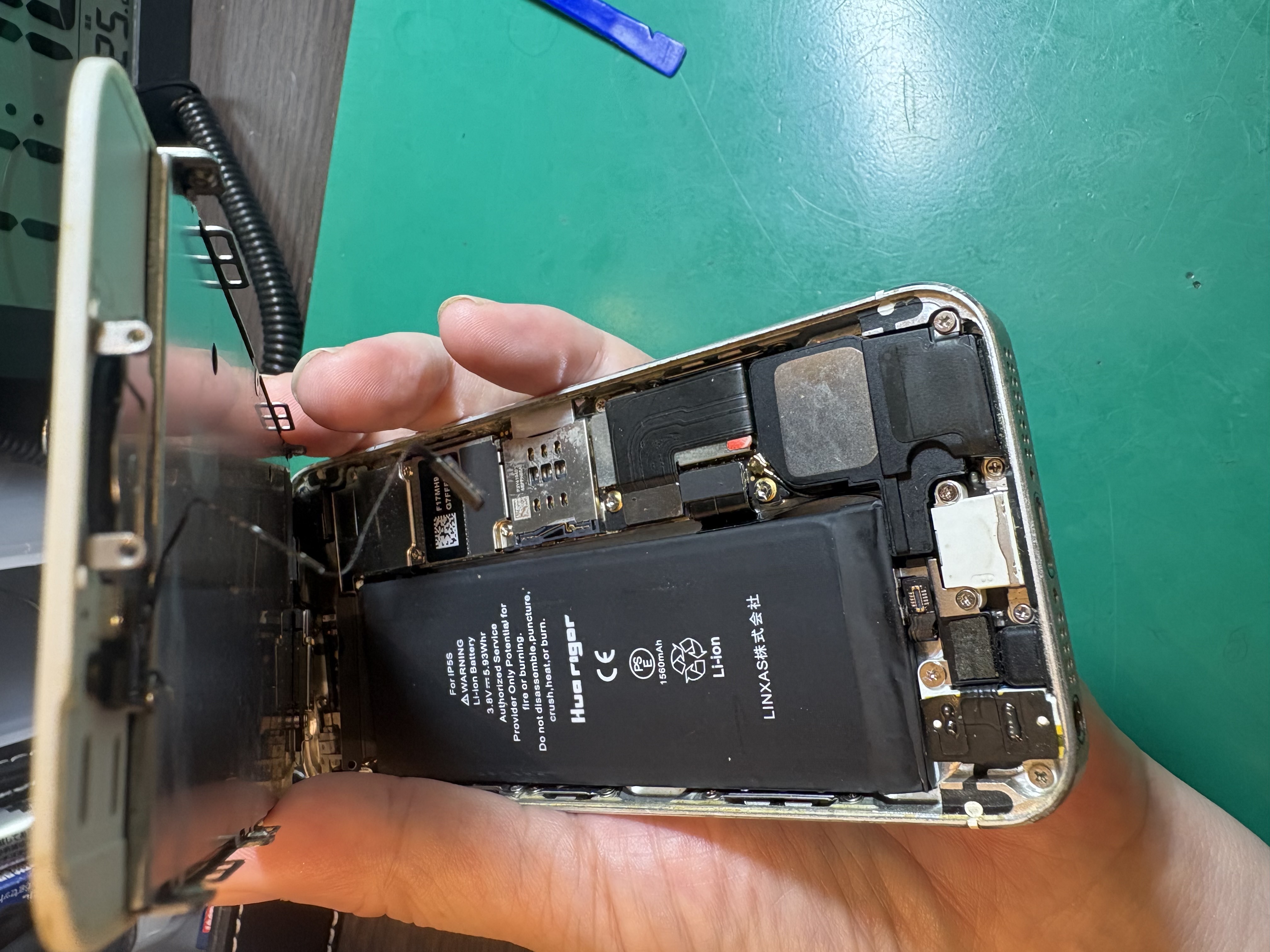 iPhone5ｓ　バッテリー交換をしました！【スマホ修理工房新百合丘オーパ店】