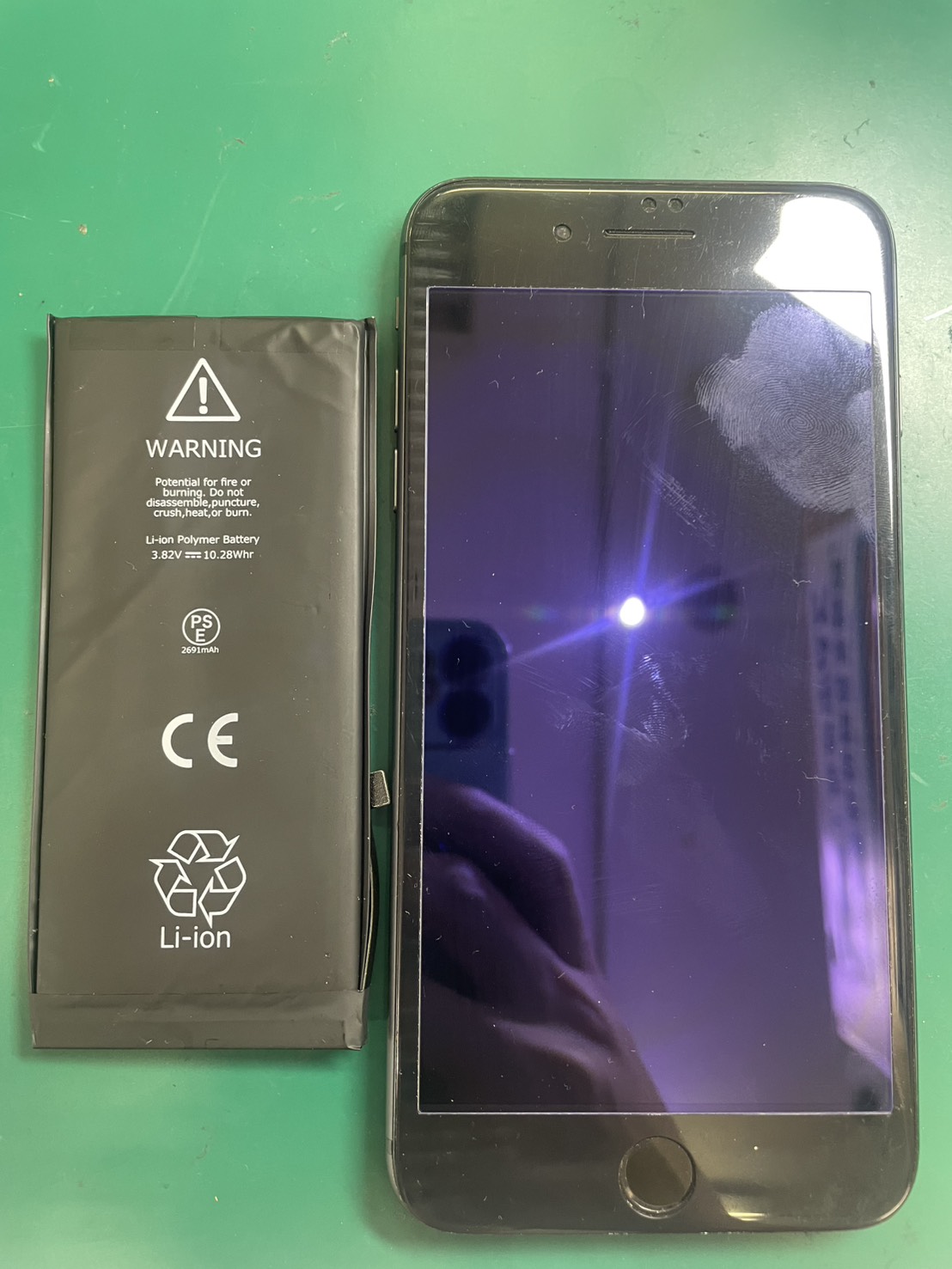 起動しない...　iPhone 8Plusバッテリー交換【スマホ集工房三鷹店】