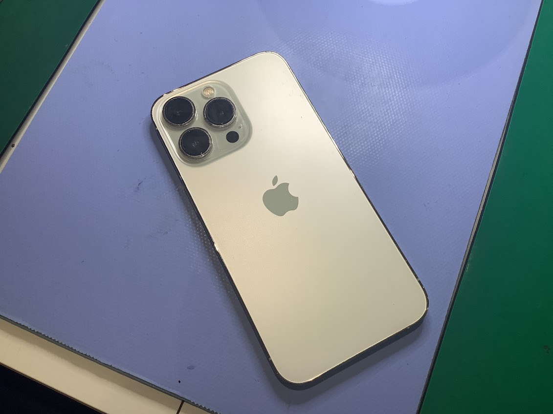 iPhone13Proのバッテリー交換ならデータをそのまま・最短即日修理のスマホ修理工房ウイング上大岡店へ