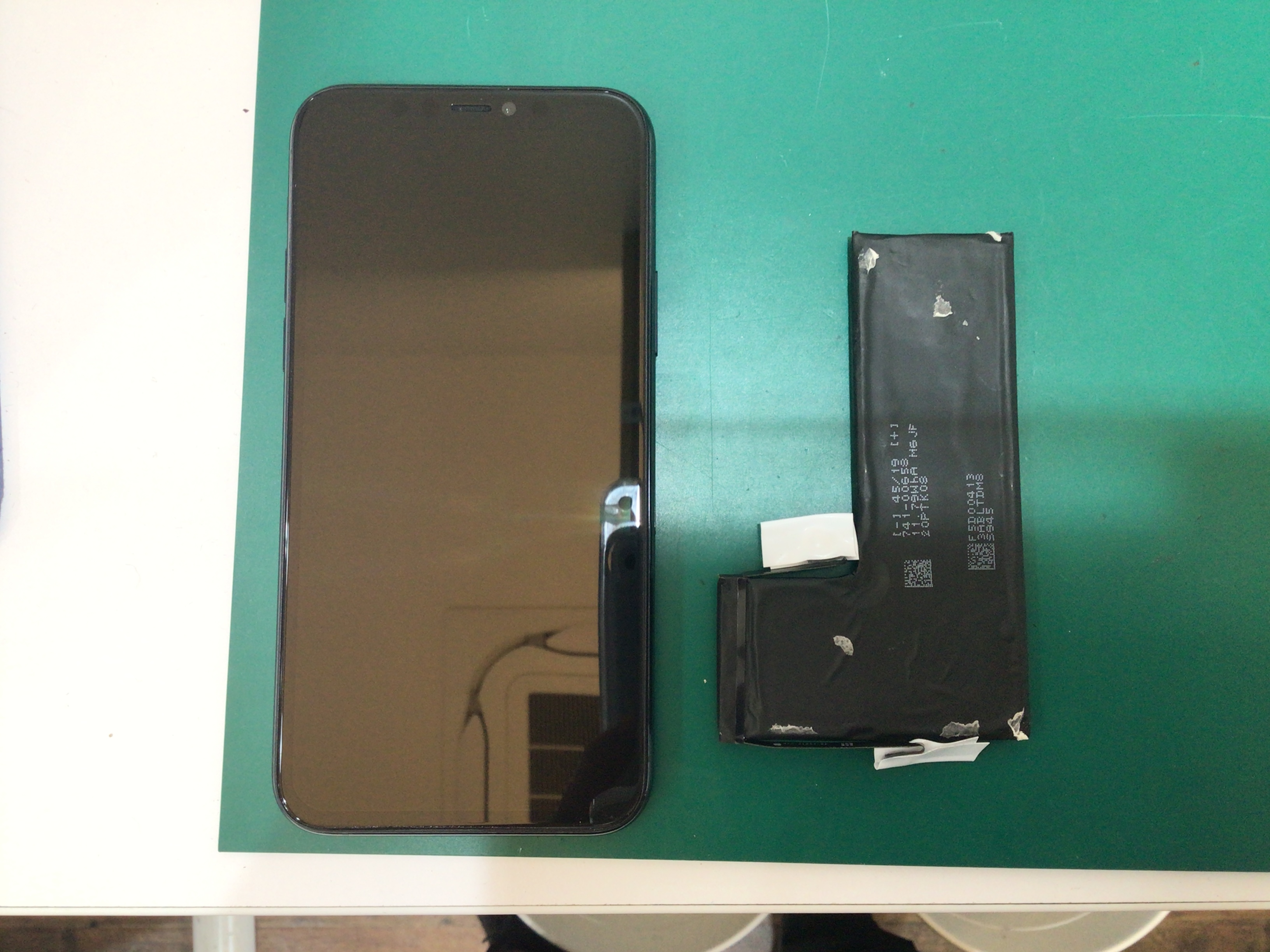 iPhone11Proのバッテリー交換は、データそのまま・即日修理のスマホ 