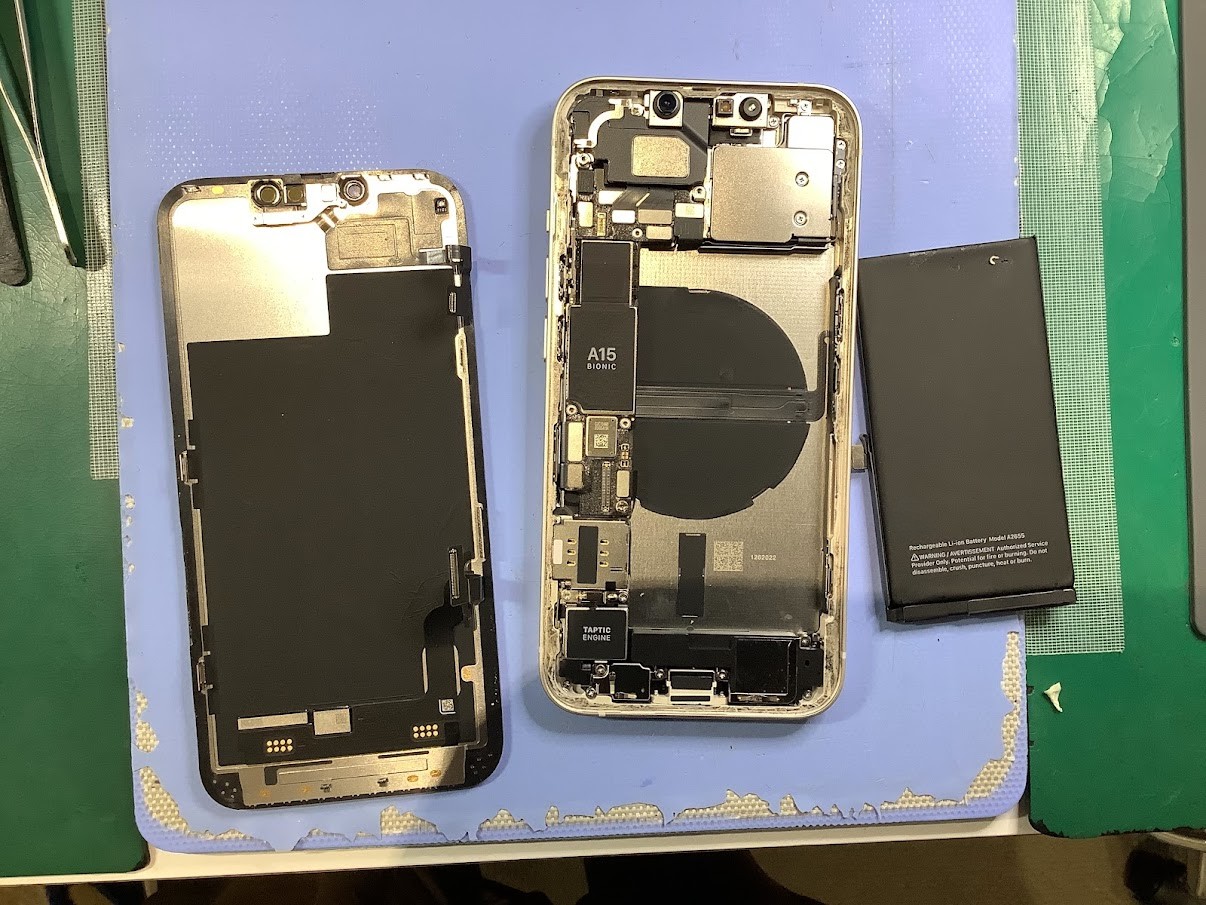 iPhone13のバッテリー交換ならデータをそのまま・最短即日修理のスマホ修理工房橋本駅店へ！