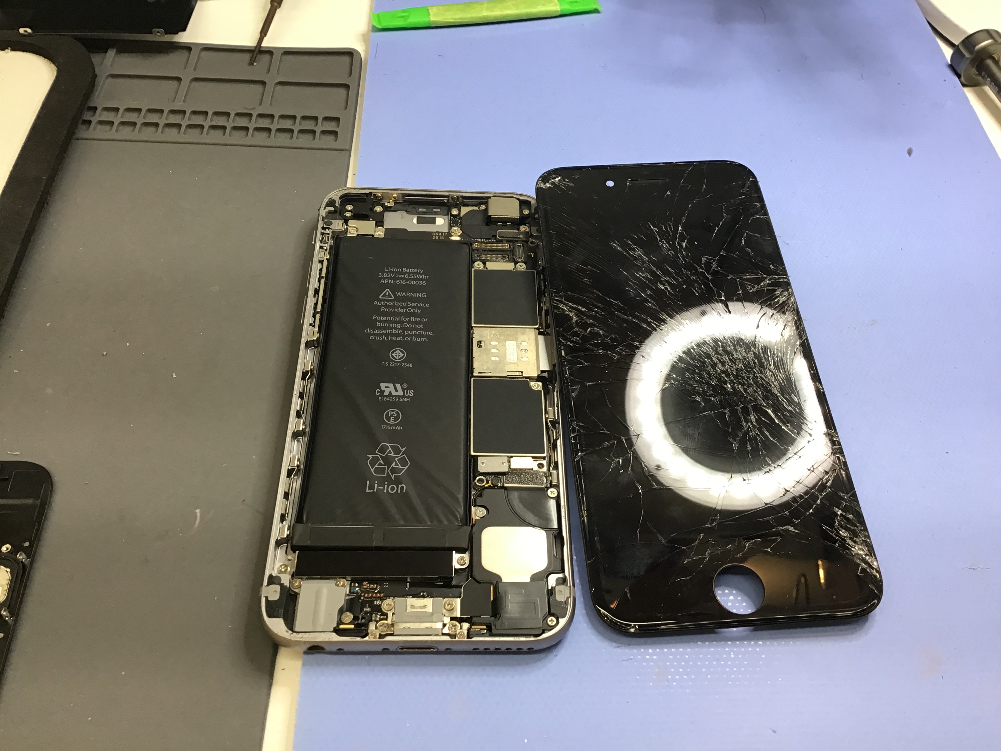 iPhoneSE2のバッテリー交換は、データそのまま・即日修理のスマホ修理工房秋津店へ！