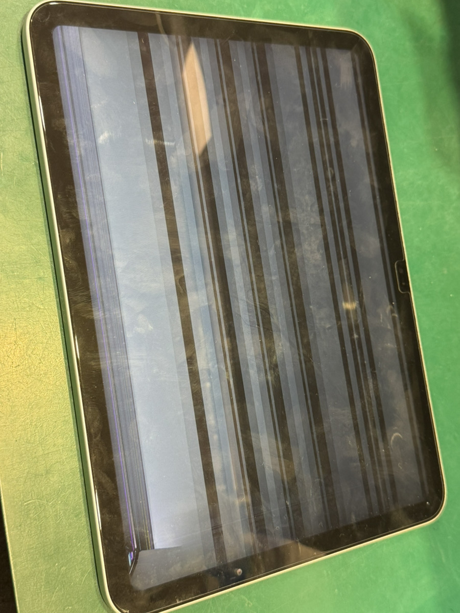 落として映らなくなったiPadの液晶を直しました！