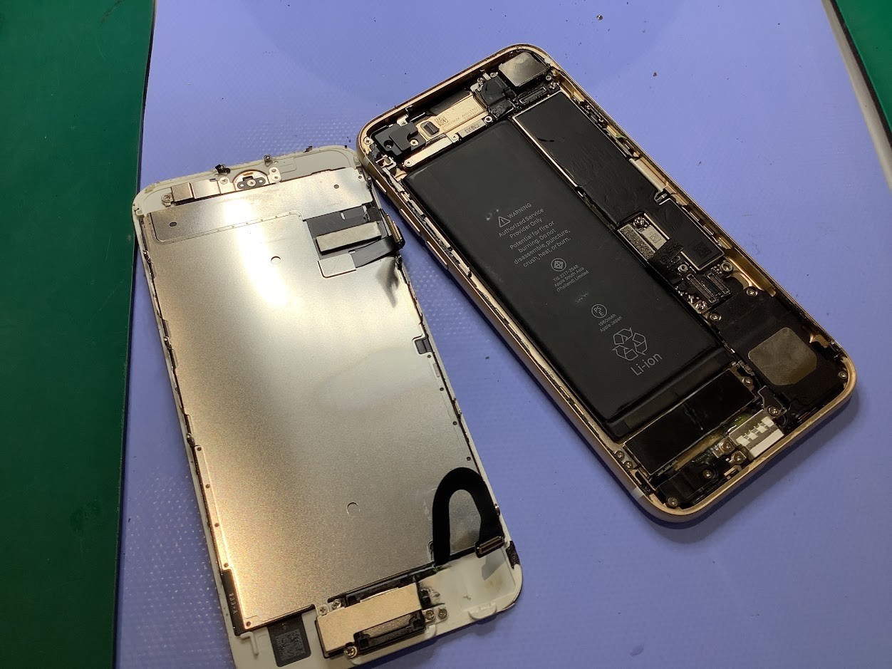 iPhone7の画面交換ならデータをそのまま・最短即日修理のスマホ修理工房ラザウォーク甲斐双葉店へ