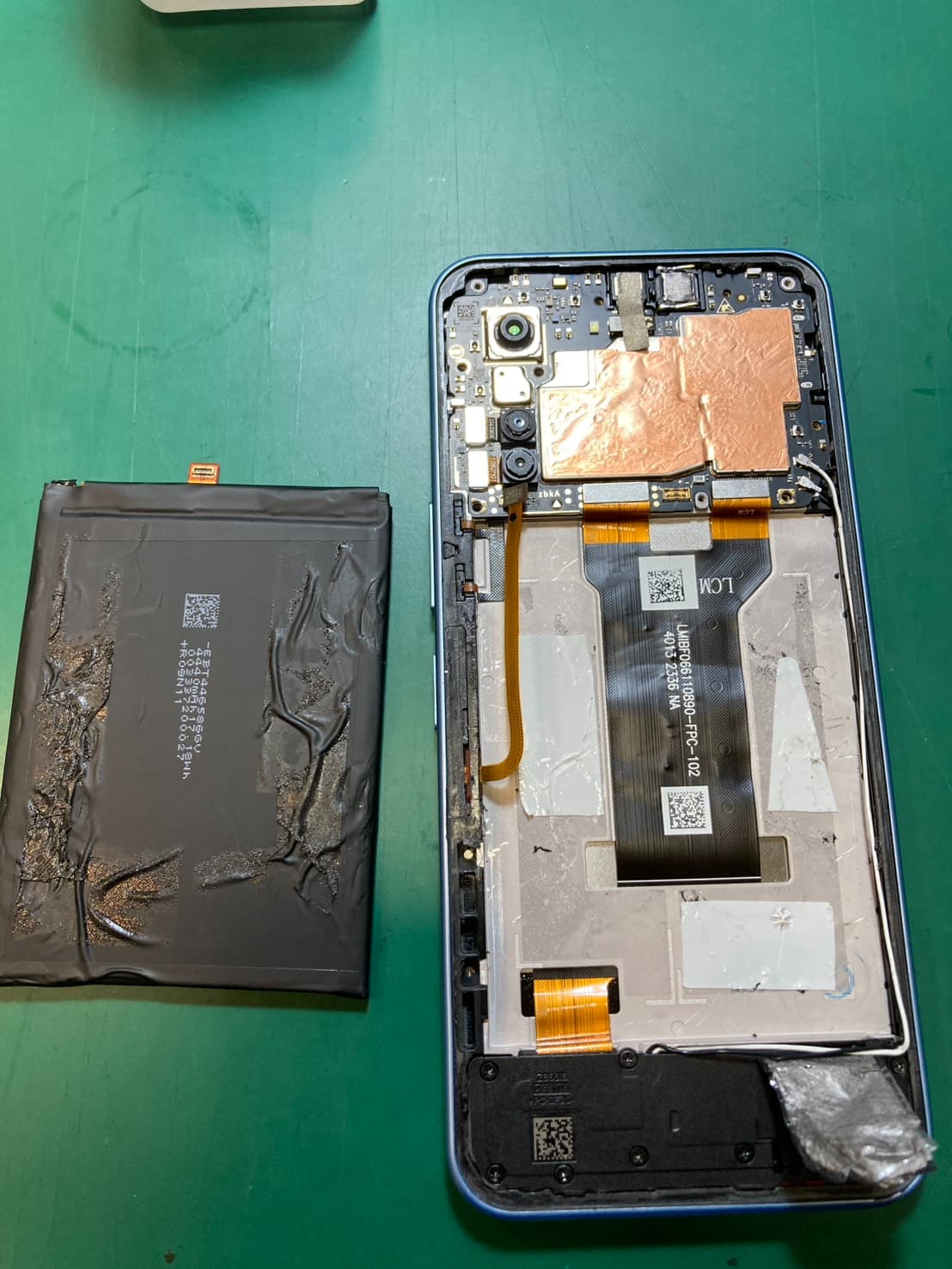 ふじみ野市、川越市、所沢市でZTE Libero 5G Ⅳのバッテリー交換なら【スマホ修理工房イオン大井店】にお任せください！