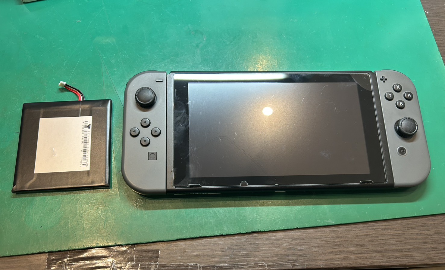 バッテリーの交換修理を行いました！　Switch バッテリー交換【スマホ修理工房ミーツ国分寺店】