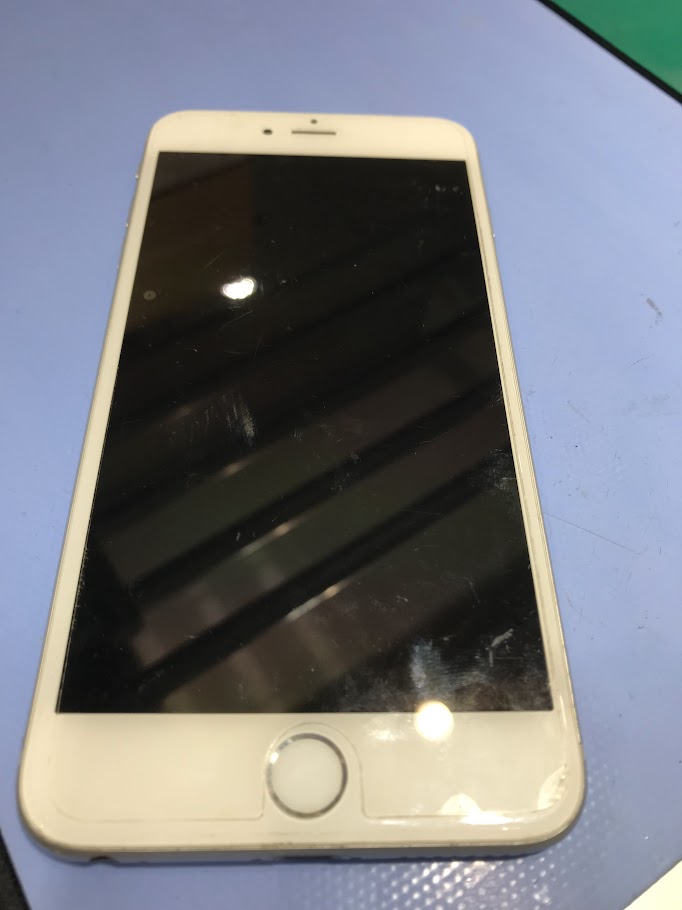 iPhoneSE2のバッテリー交換は、データそのまま・即日修理のスマホ修理工房　海老名ビナウォーク店へ！
