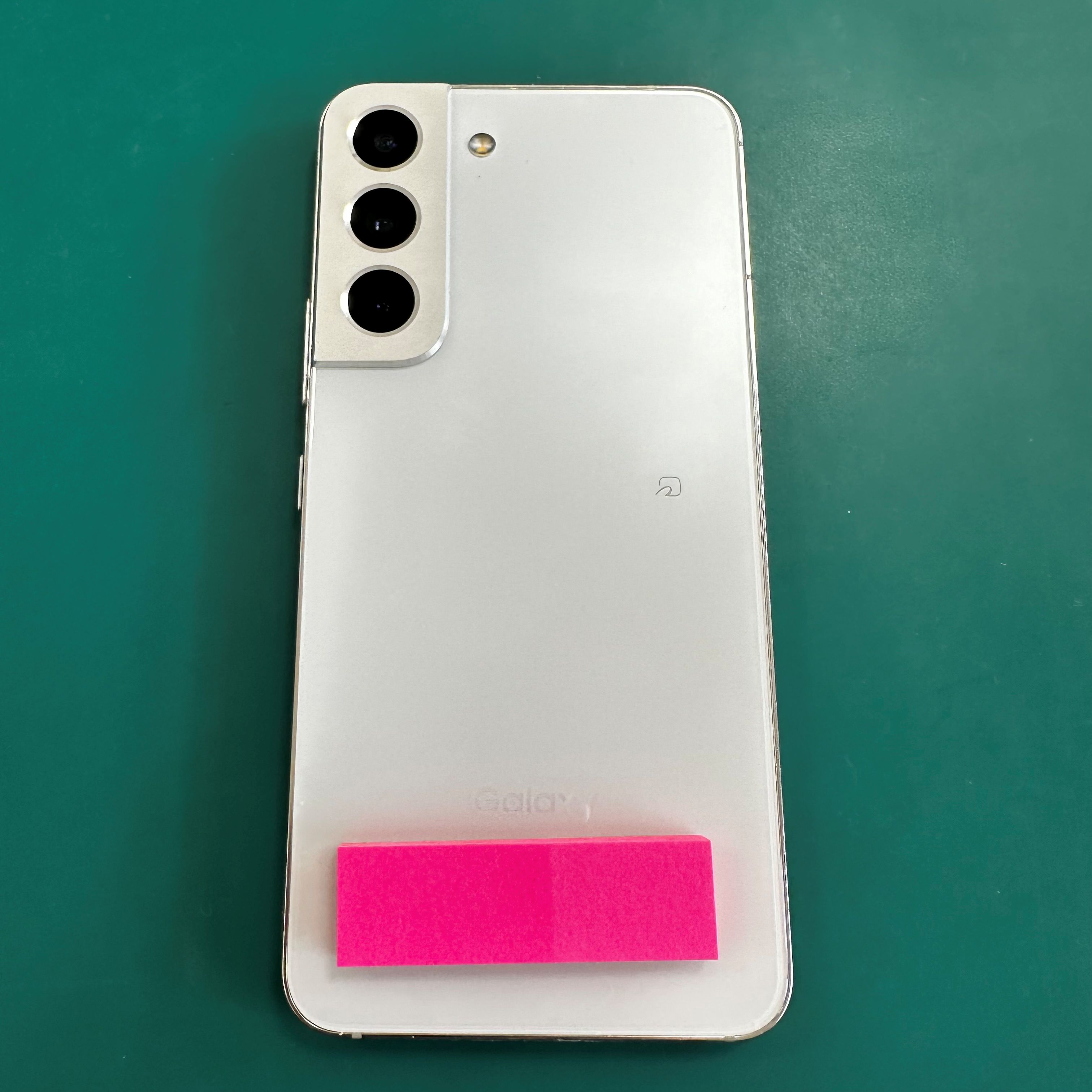 galaxy S22の背面修理なら、「スマホ修理工房　札幌清田東光ストア真栄店」までご相談ください📱✨