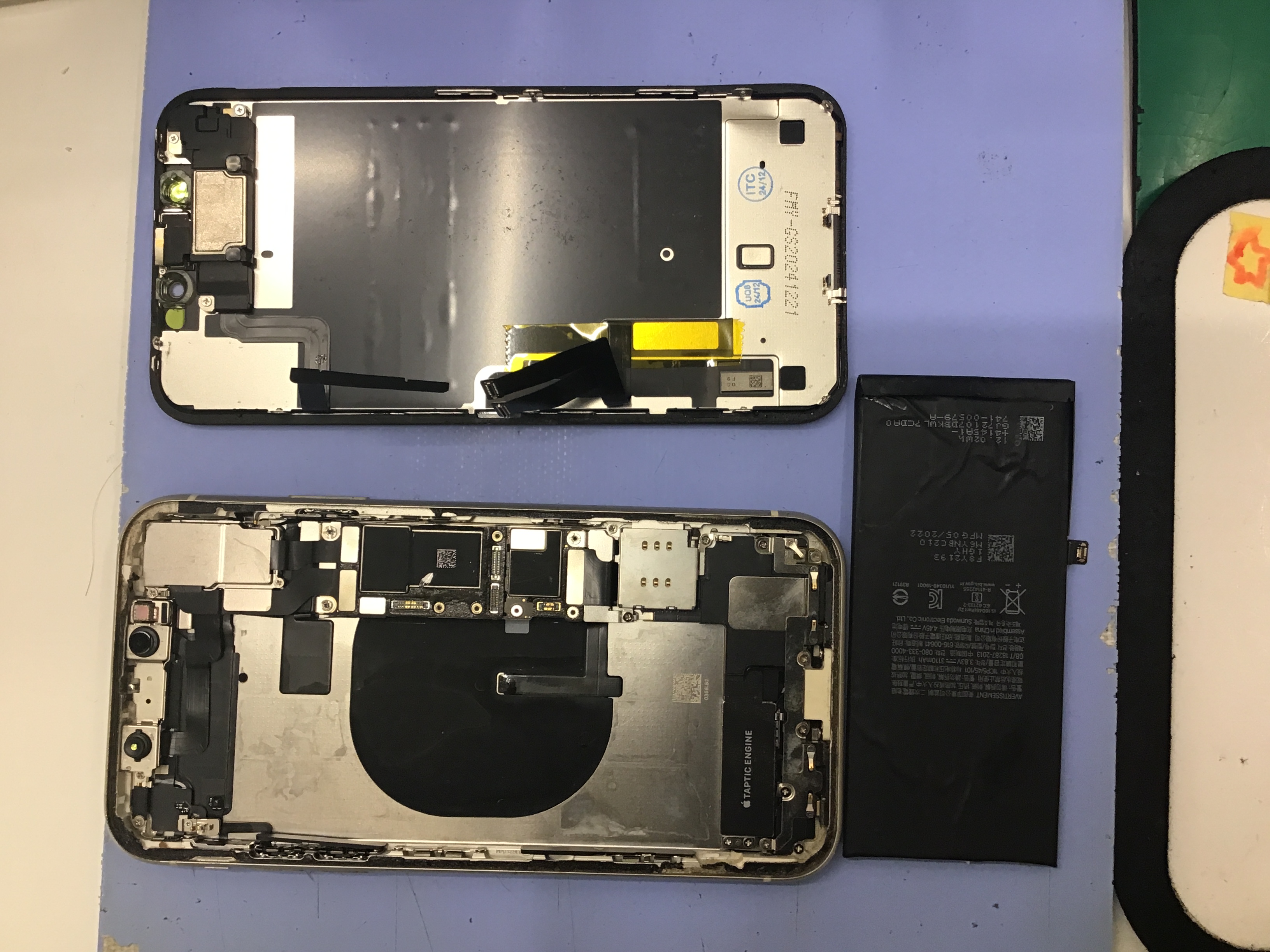 iPhone13のガラス割れ・ディスプレイ交換はデータそのまま即日修理のスマホ修理工房八王子オクトーレ店にお任せ！