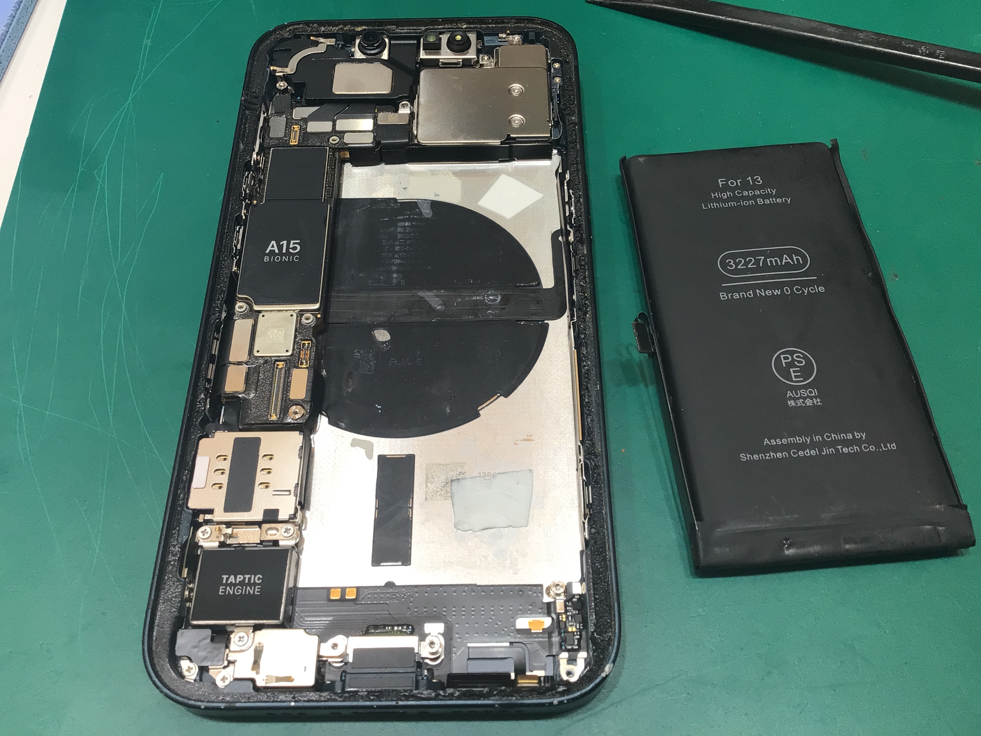 【イーアス高尾】iPhone13のバッテリー交換（データそのまま！）｜電池がすぐ減る症状を最短60分で改善