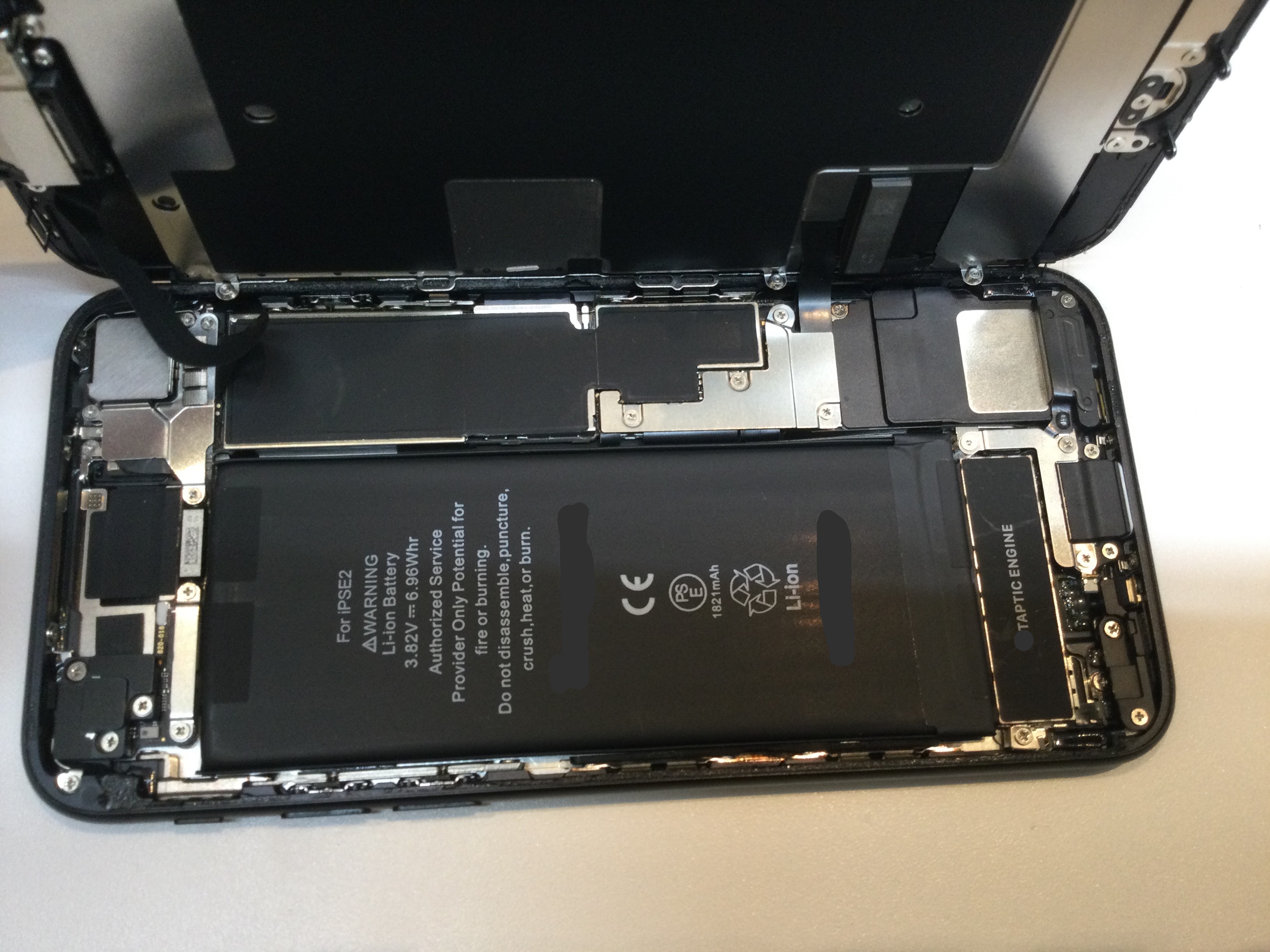 当店ではiPhoneのバッテリー交換をはじめ、画面修理や各種トラブルにも