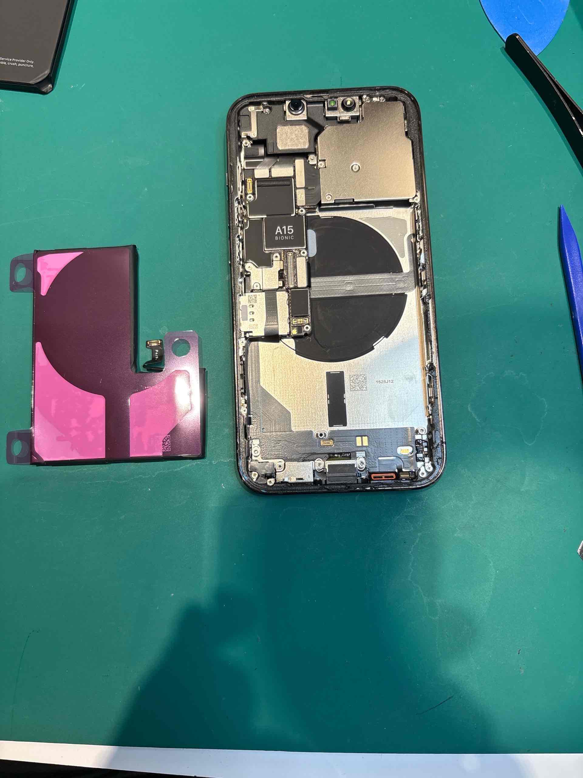 【函館】iPhone13Proのバッテリー交換はいくらでできる？修理時間や金額と注意点