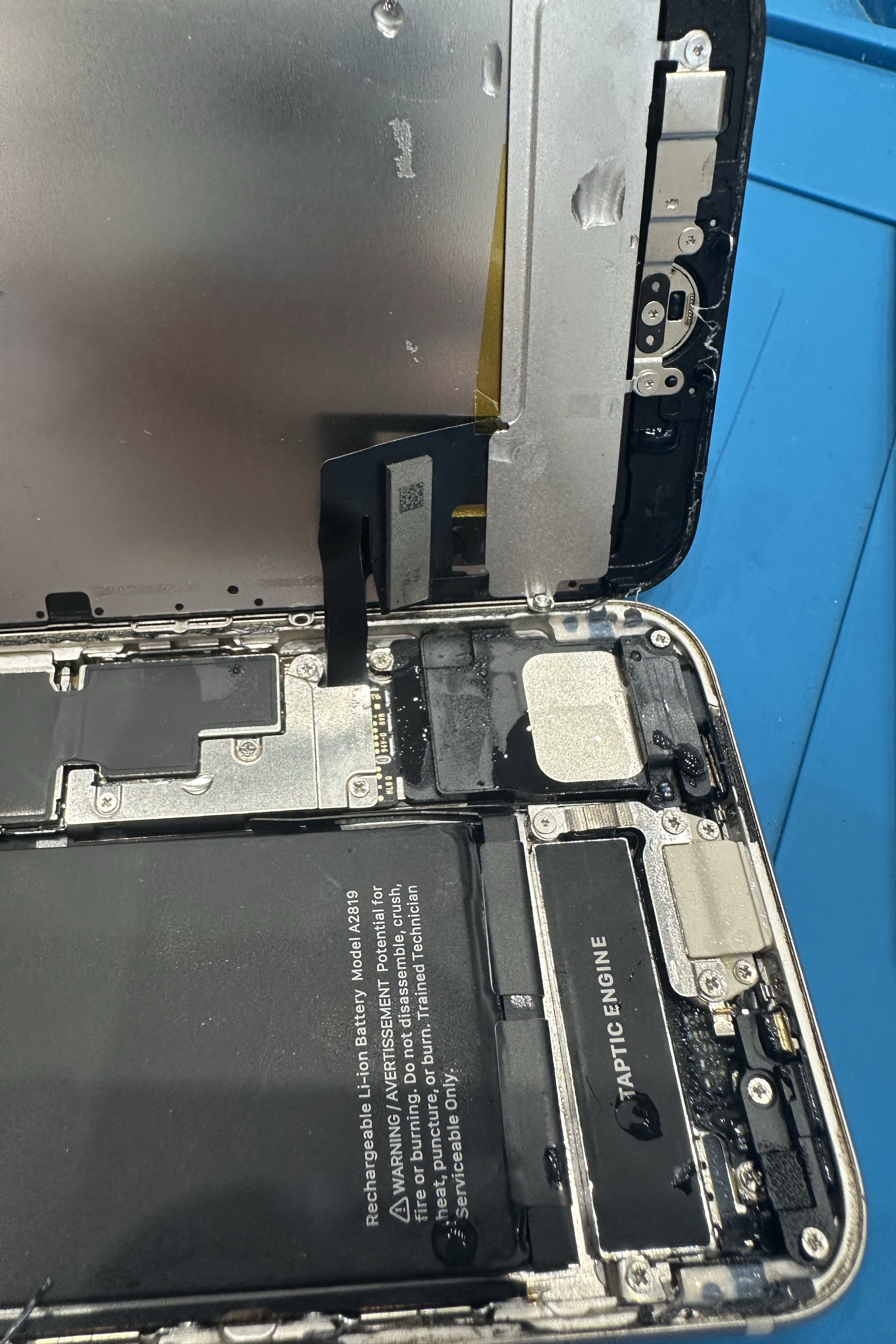 iPhone SE3の水没復旧ならイオンモール福岡店で即日対応可能です！