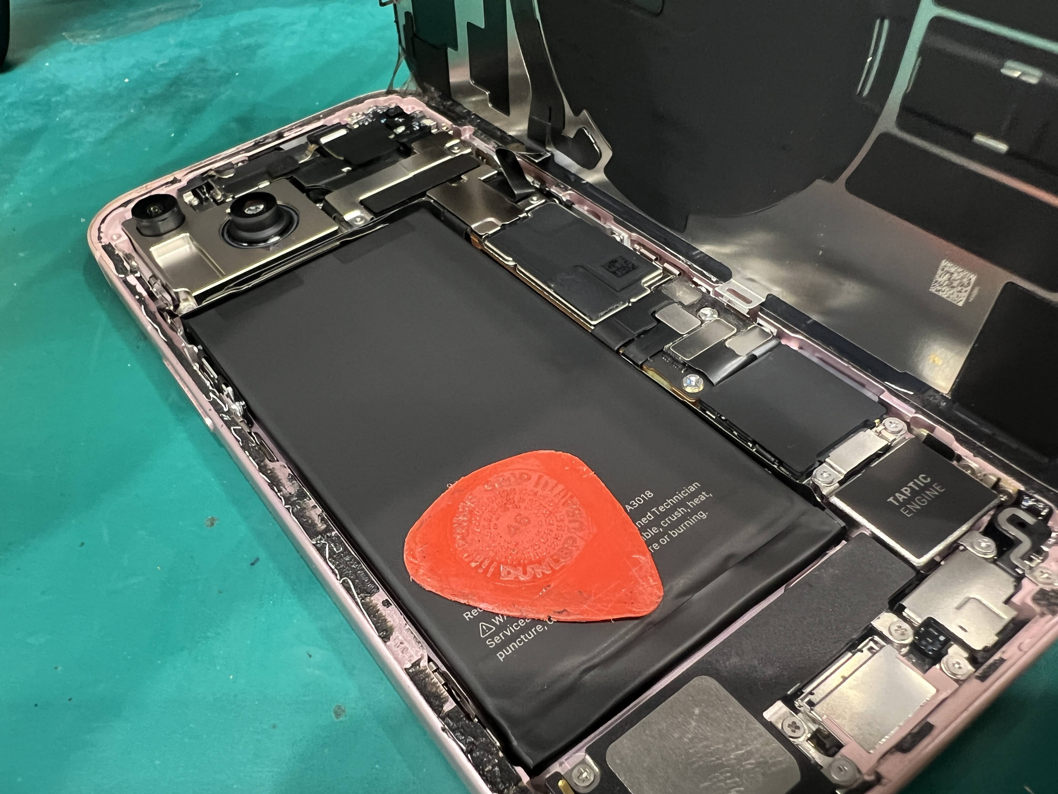 iPhone15 充電の減りが早い｜最大容量74％からバッテリー交換を実施