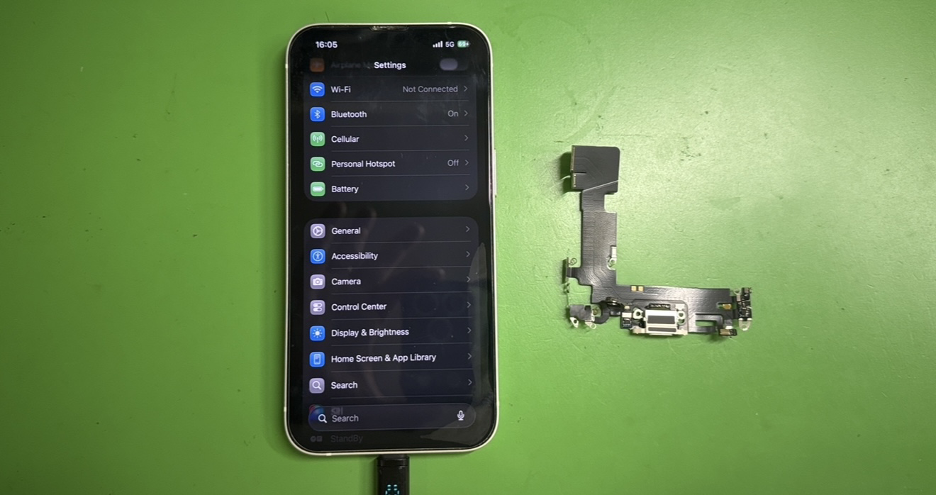 iPhone13mini（アイフォーン13ミニ）充電不可によるドックコネクター交換【中央林間店】