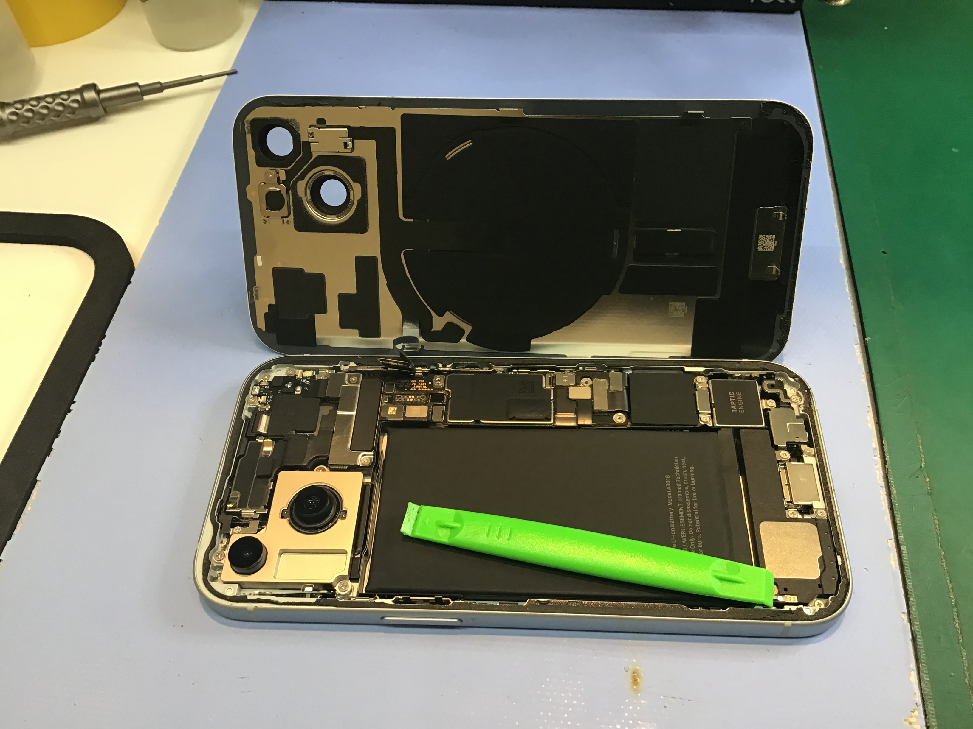 iPhone15のバッテリー交換は、データそのまま・即日修理のスマホ修理工房京王聖蹟桜ヶ丘ショッピングセンターB館店へ！