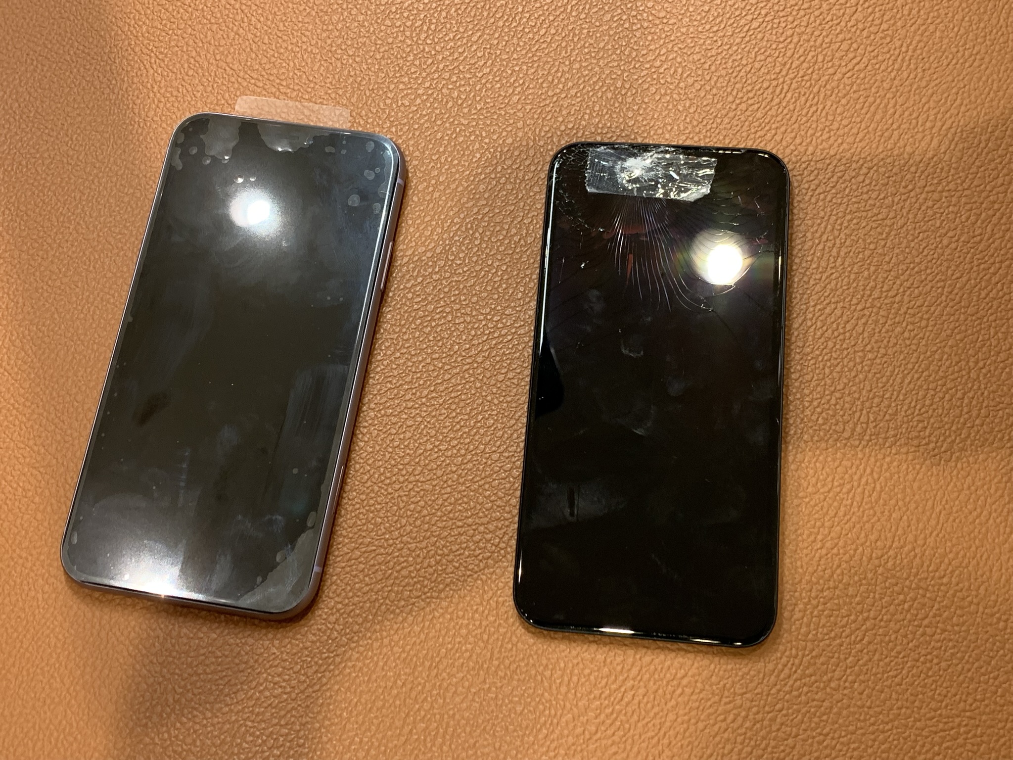 画面が割れて液晶不良を起こしてしまったiPhone 11（アイフォン）画面交換修理を承りました！