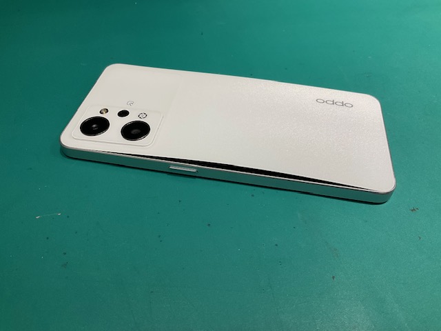狭山市、川越市、入間市で OPPO Reno9 A のバッテリー膨張ならスマホ修理工房新狭山店まで！