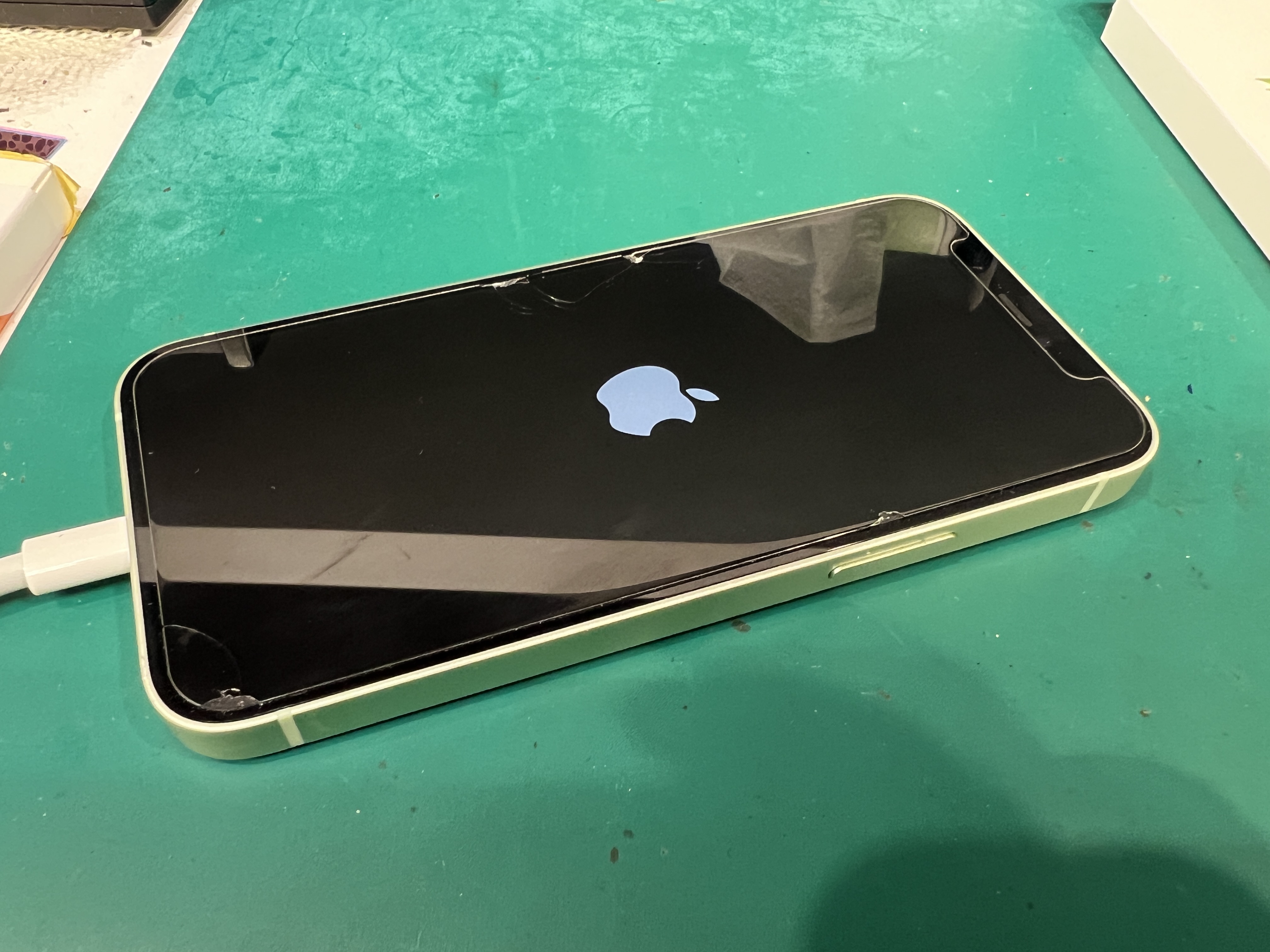 iPhone12miniのバッテリー減りが早い、スマホ修理工房でバッテリー交換