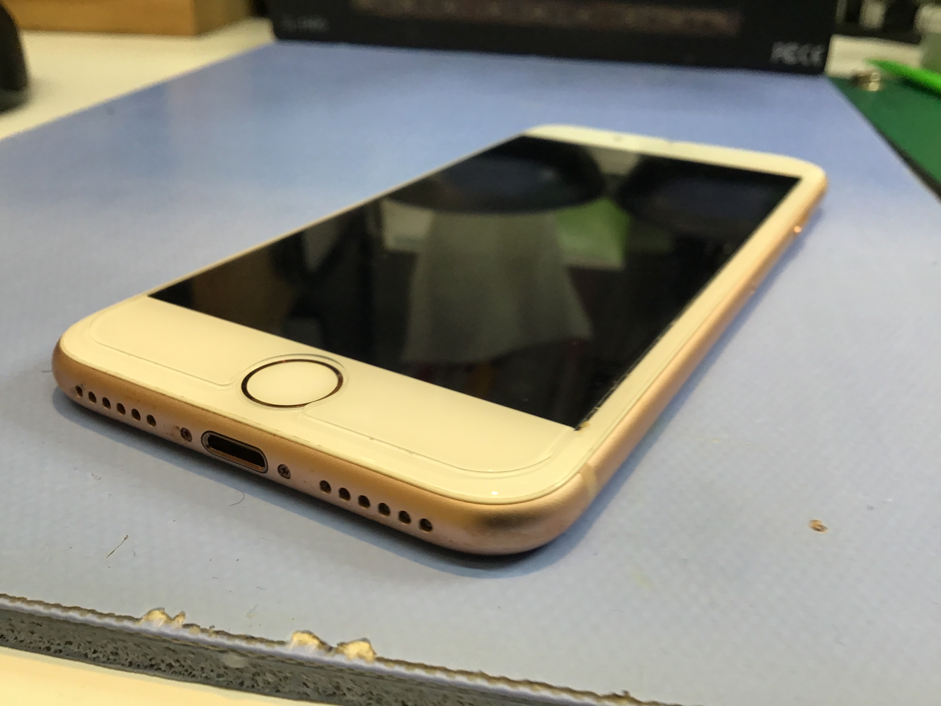 iPhone8のバッテリー交換は、データそのまま・即日修理のスマホ修理工房京王聖蹟桜ヶ丘ショッピングセンターB館店へ！