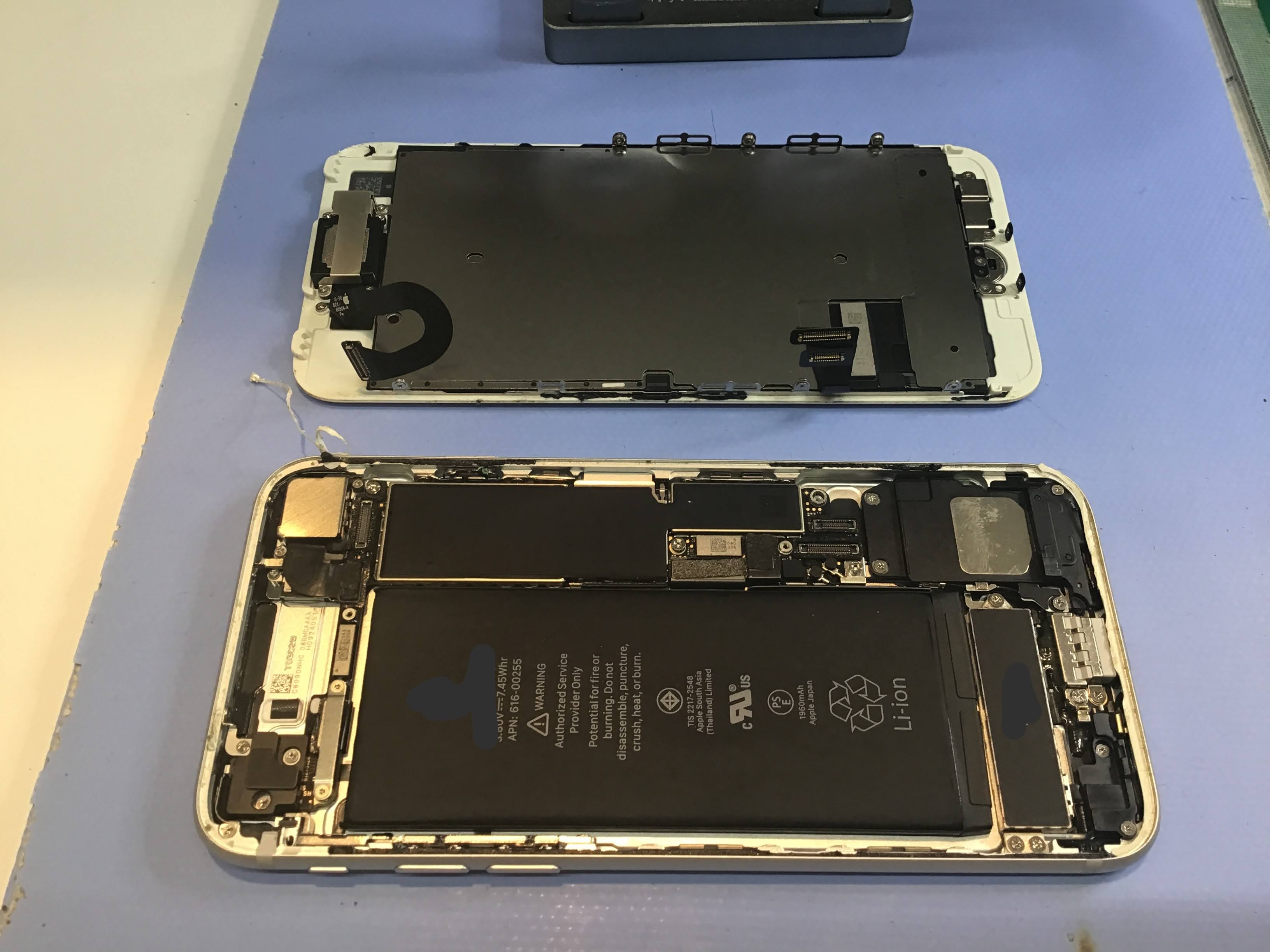 iPhone8のバッテリー交換は、データそのまま・即日修理のスマホ修理工房京王聖蹟桜ヶ丘ショッピングセンターB館店へ！