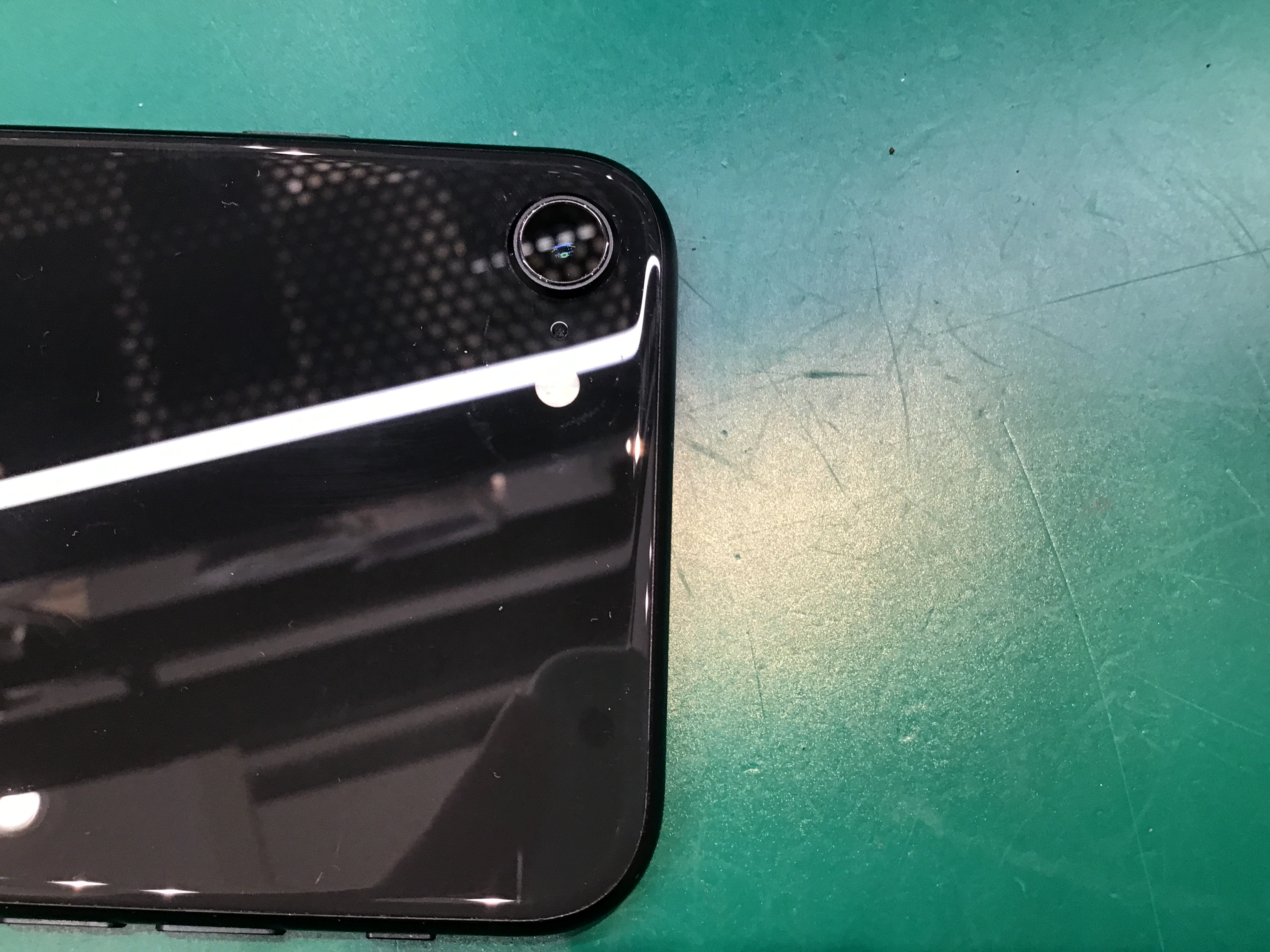 viPhoneSE2のバッテリー交換は、データそのまま・即日修理のスマホ修理工房 海老名店へ！